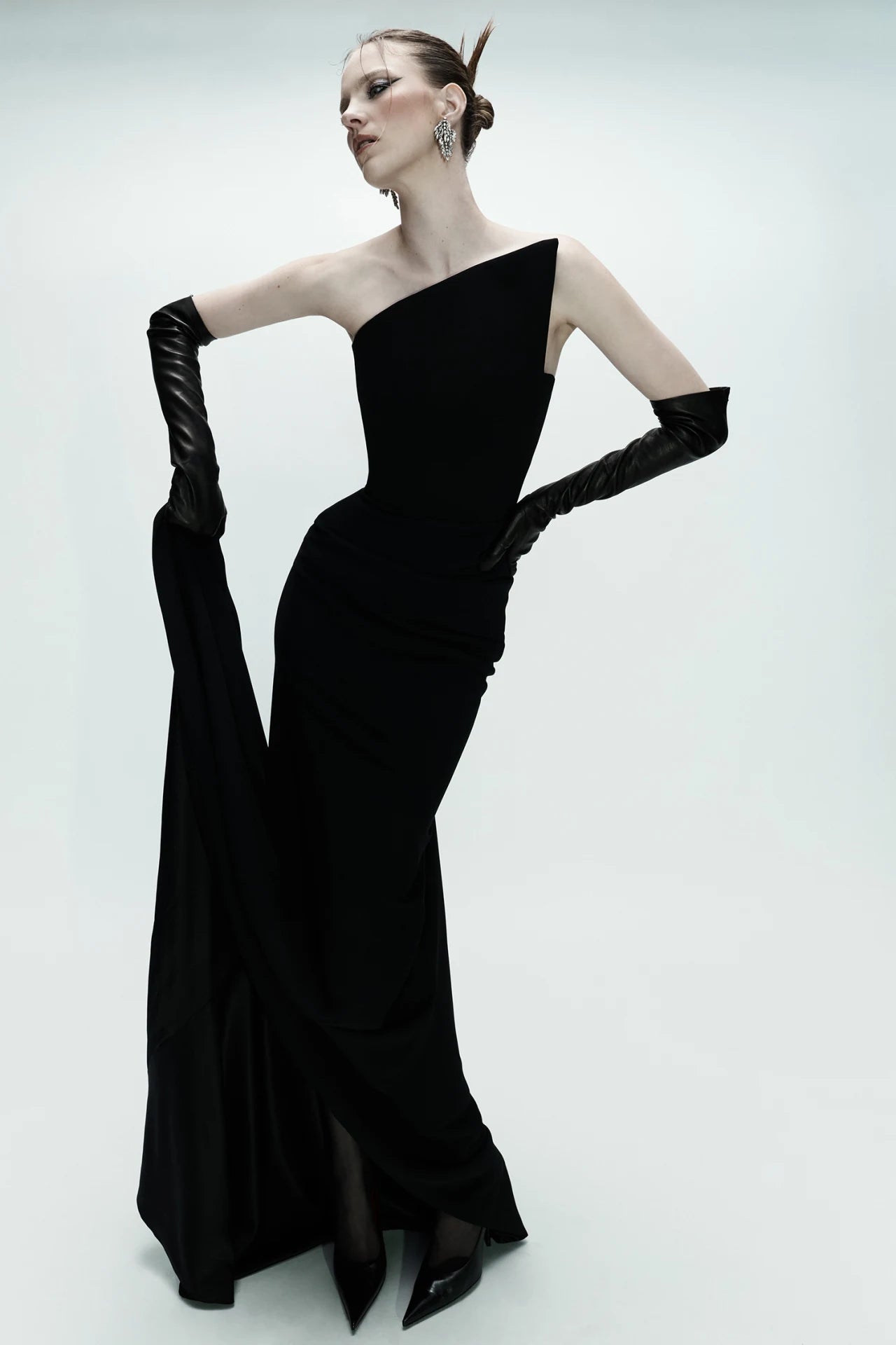 Dare Gown in Black