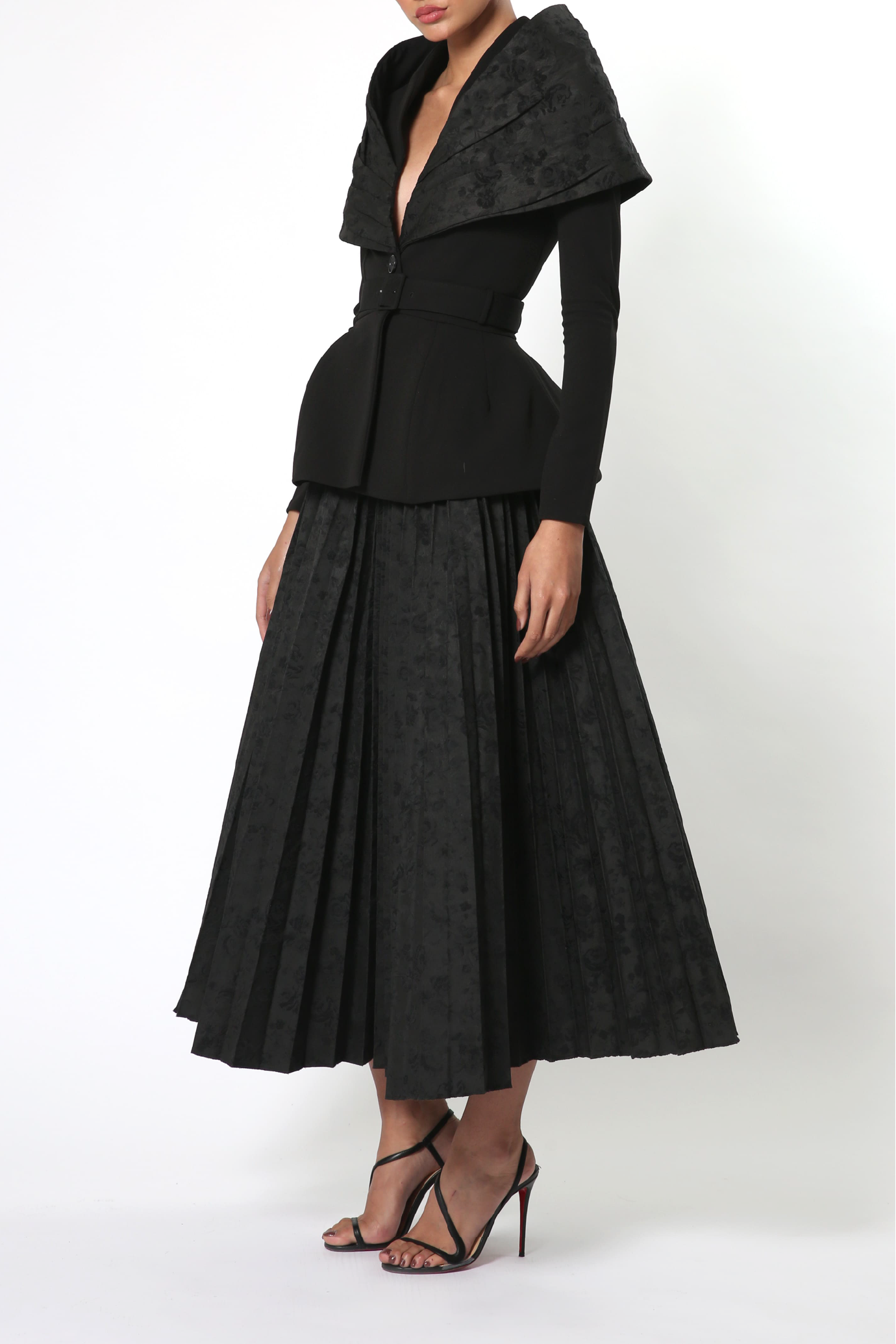 Scarf Collar Jacket and Pleated Jacquard Skirt