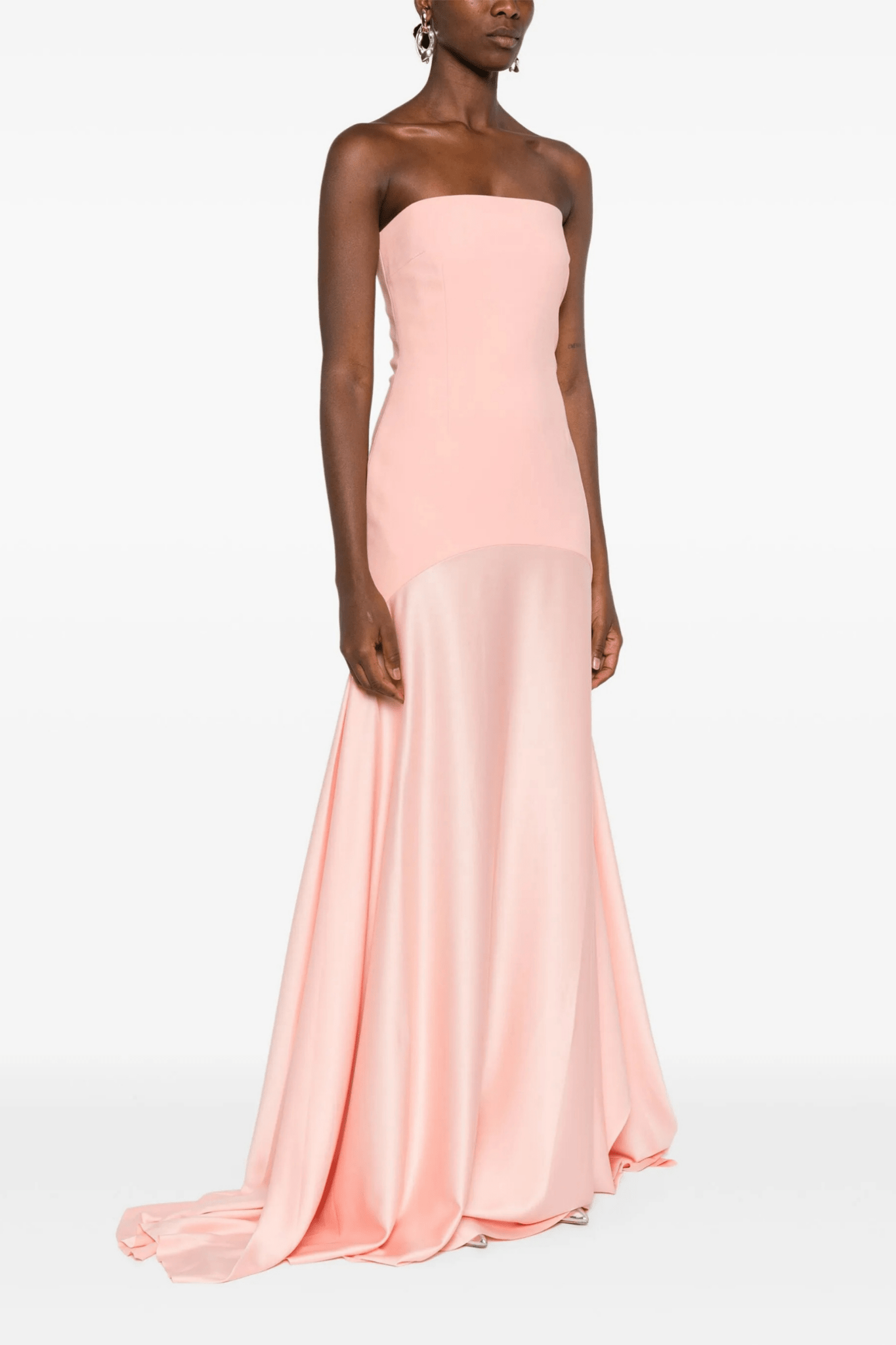 Alessandra maxi dress - ALBOUSHIYA - district 5 - dubai - riyadh - abaya - dresses - designers - evening wear - luxury - elegance - craftsmanship - gowns - cocktail dresses - collections - georges