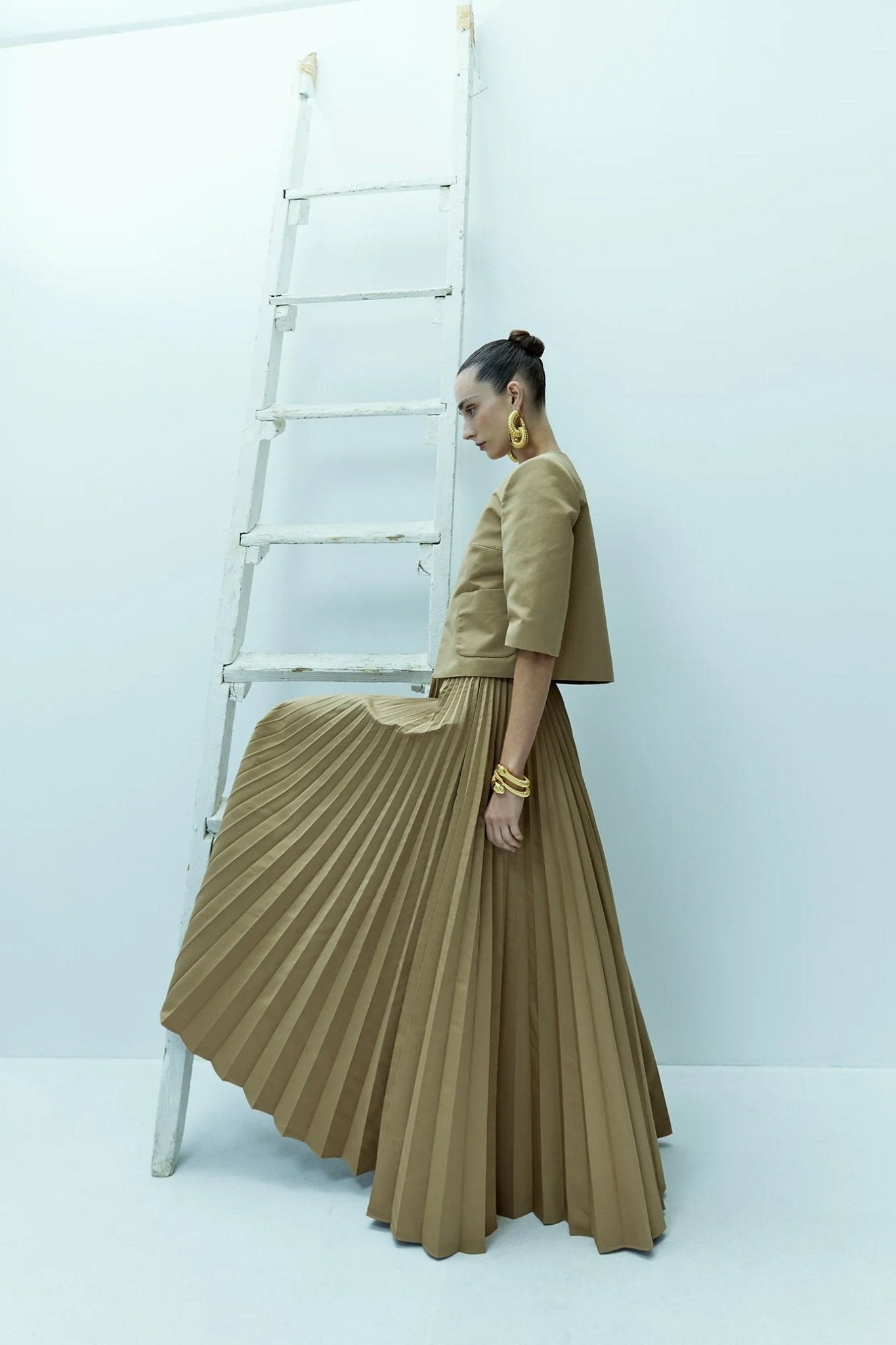 Alessia Skirt - ALBOUSHIYA - district 5 - dubai - riyadh - abaya - dresses - designers - evening wear - luxury - elegance - craftsmanship - gowns - cocktail dresses - collections - georges