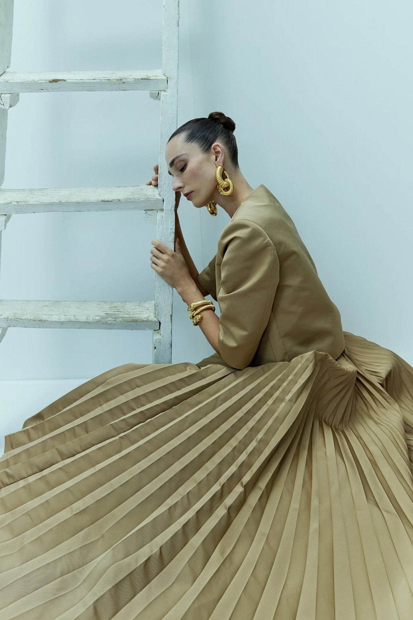 Alessia Skirt - ALBOUSHIYA - district 5 - dubai - riyadh - abaya - dresses - designers - evening wear - luxury - elegance - craftsmanship - gowns - cocktail dresses - collections - georges