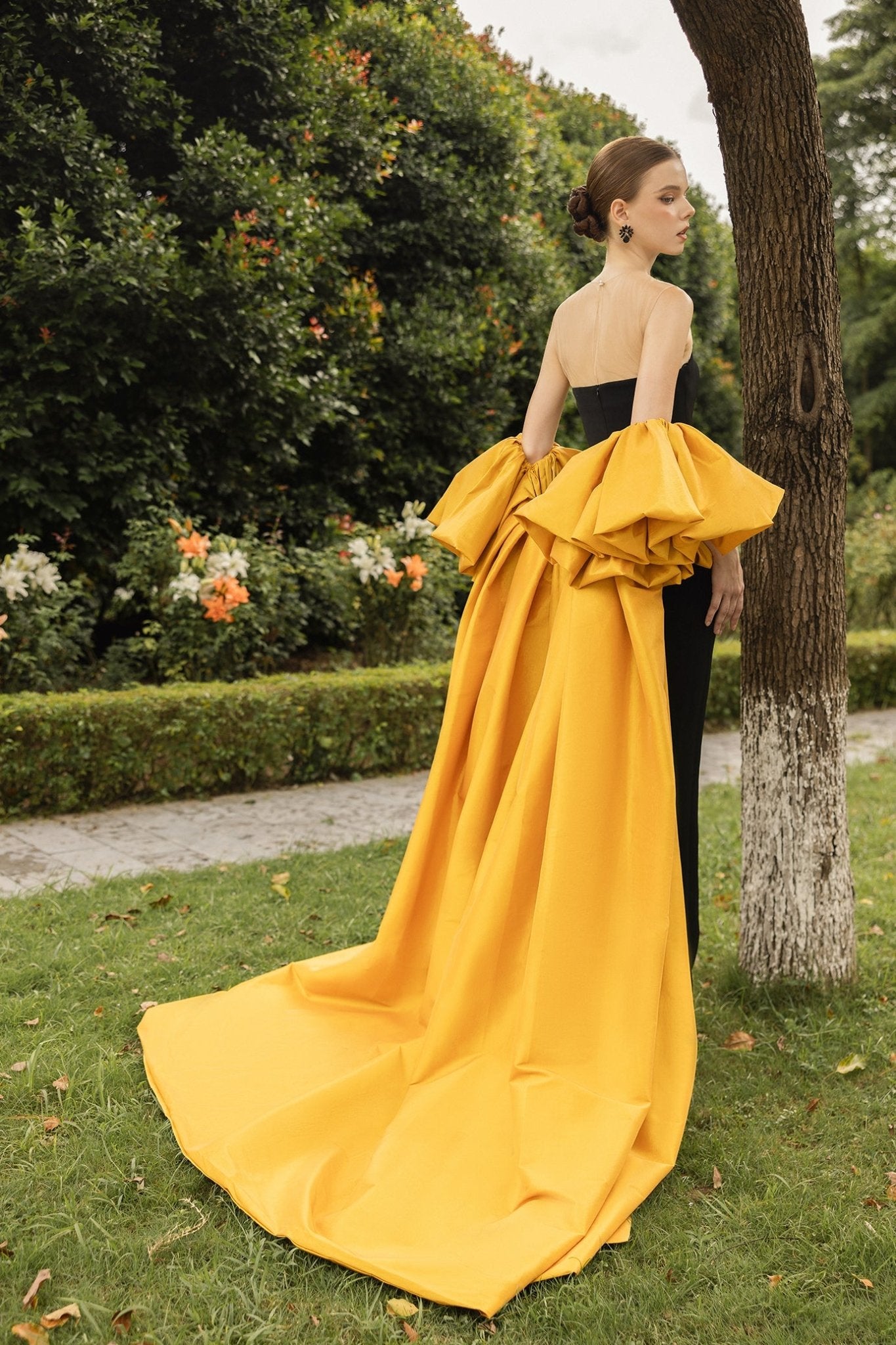 Amelie Crepe Dress - ALBOUSHIYA - district 5 - dubai - riyadh - abaya - dresses - designers - evening wear - luxury - elegance - craftsmanship - gowns - cocktail dresses - collections - georges