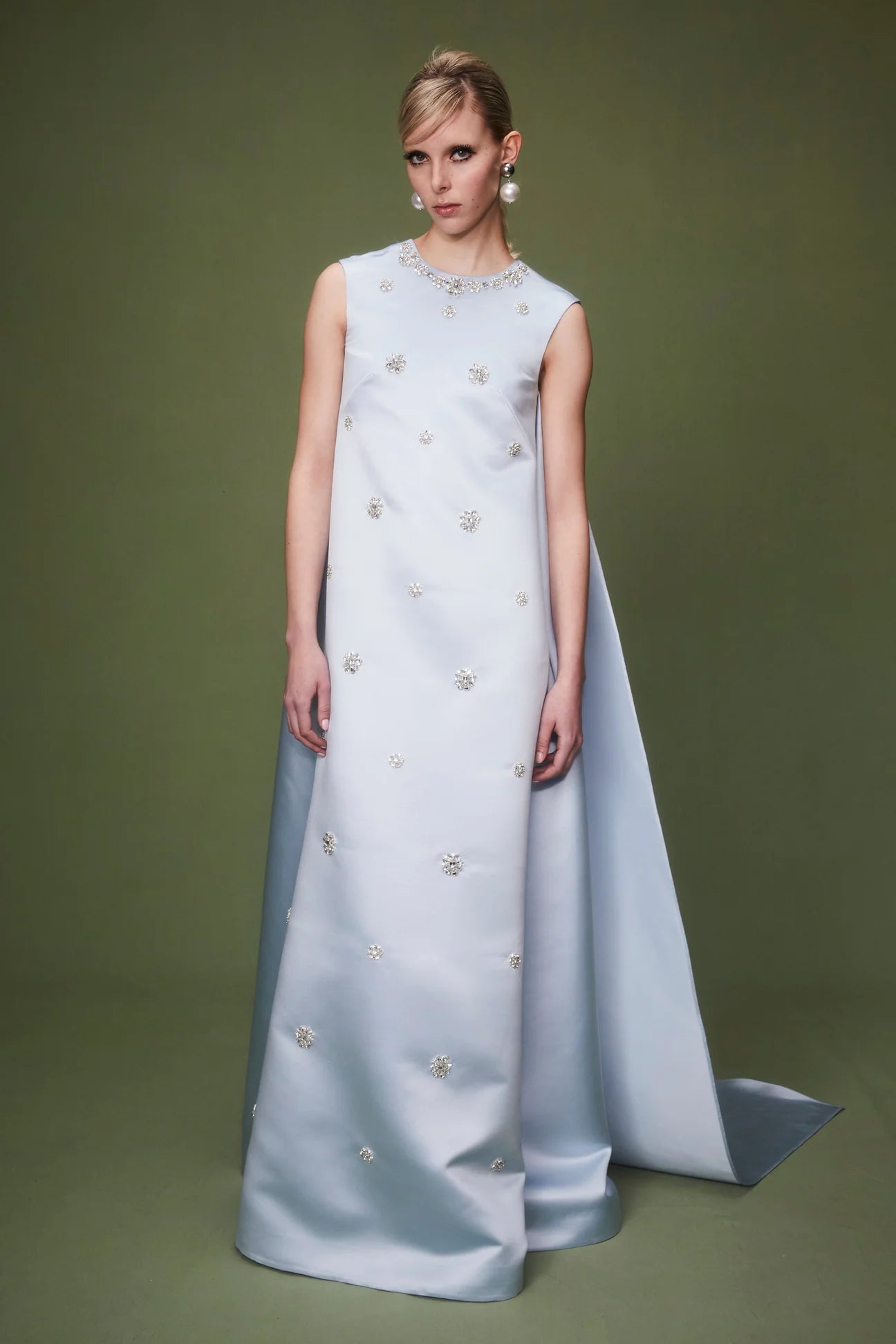 Amoret Gown - ALBOUSHIYA - district 5 - dubai - riyadh - abaya - dresses - designers - evening wear - luxury - elegance - craftsmanship - gowns - cocktail dresses - collections - georges