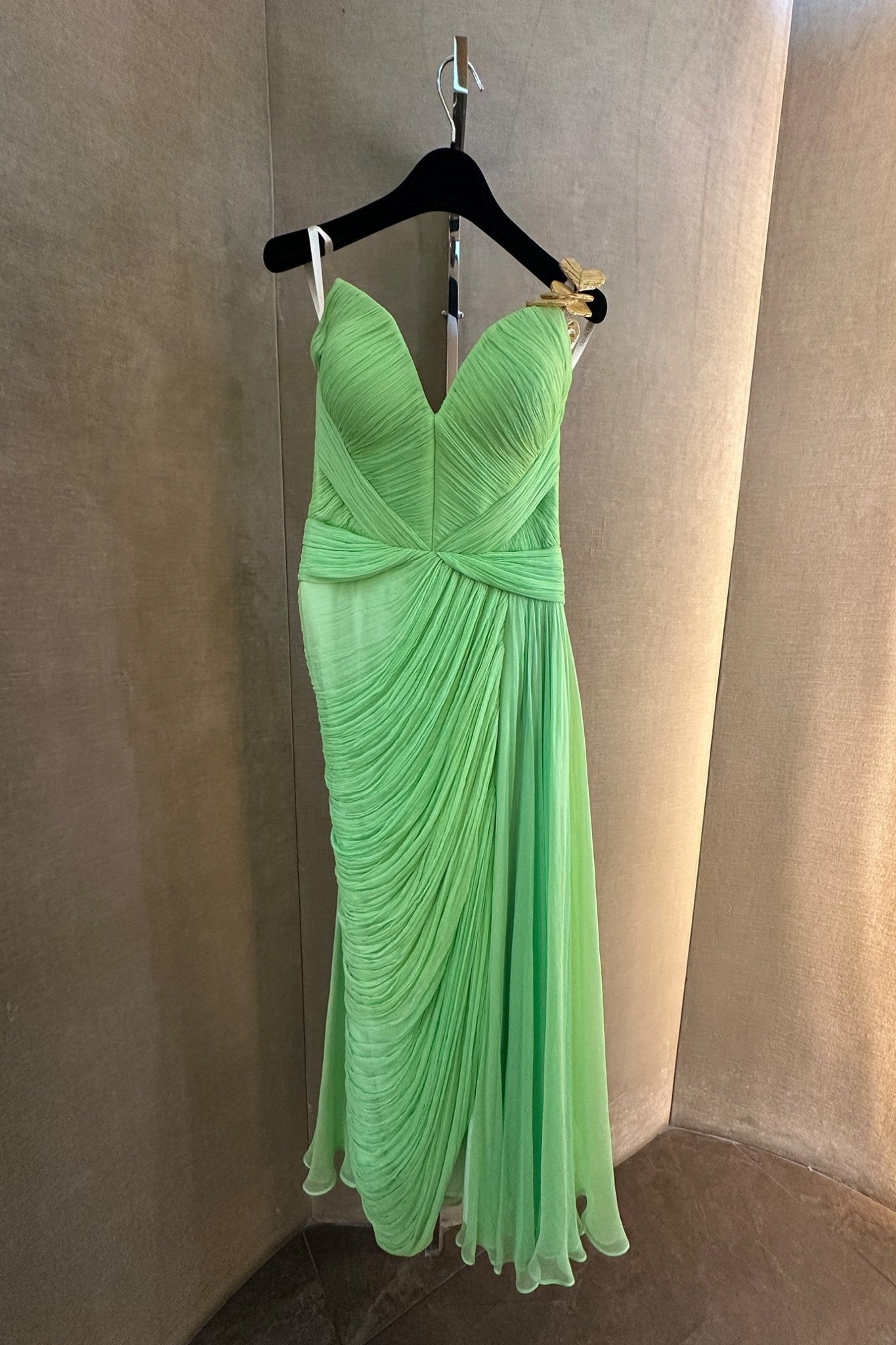 Anora Sweetheart Bodice Gown - ALBOUSHIYA - district 5 - dubai - riyadh - abaya - dresses - designers - evening wear - luxury - elegance - craftsmanship - gowns - cocktail dresses - collections - georges