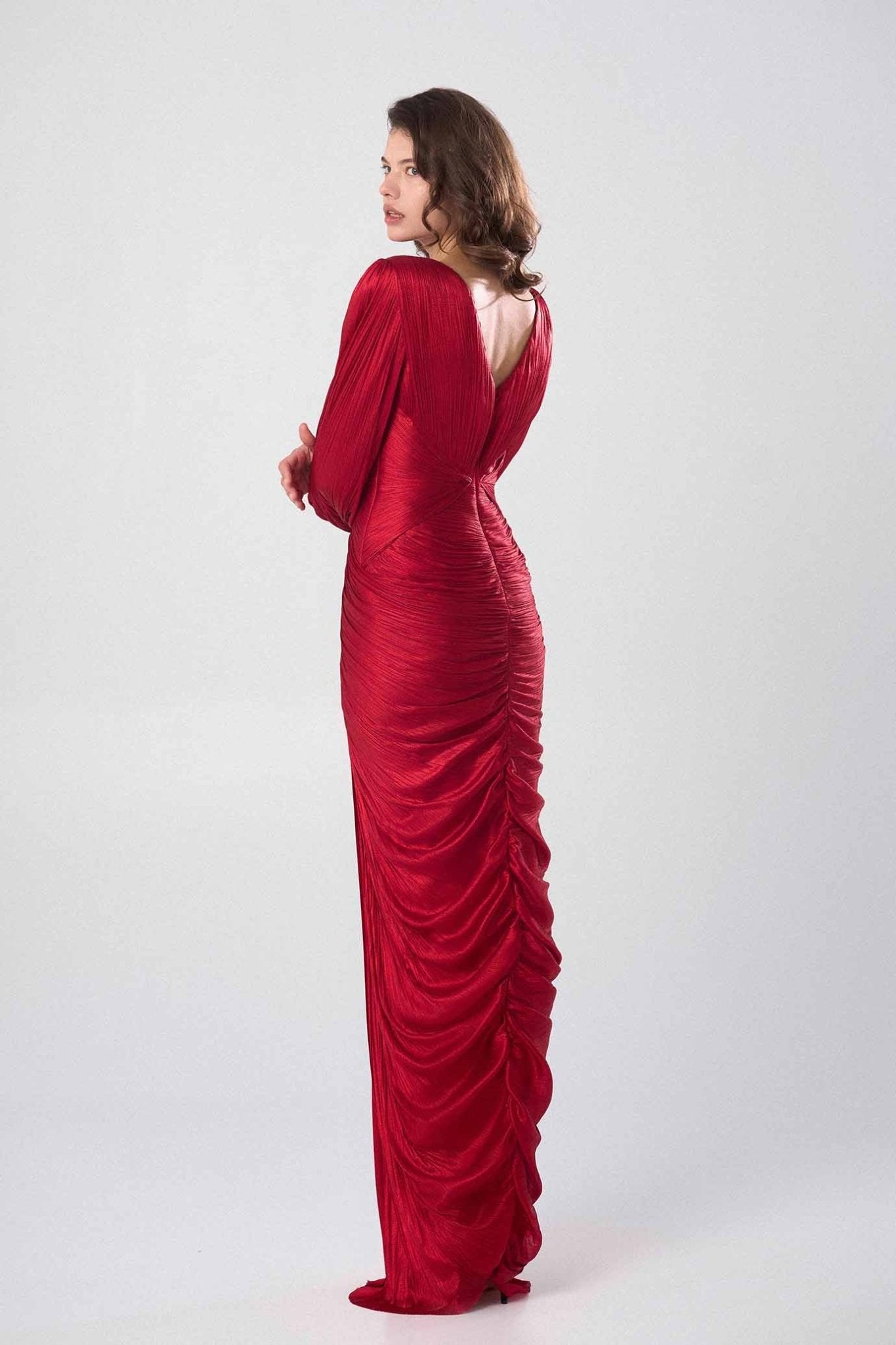 Aster V - Neck Long Sleeve Fitted Gown - ALBOUSHIYA - district 5 - dubai - riyadh - abaya - dresses - designers - evening wear - luxury - elegance - craftsmanship - gowns - cocktail dresses - collections - georges