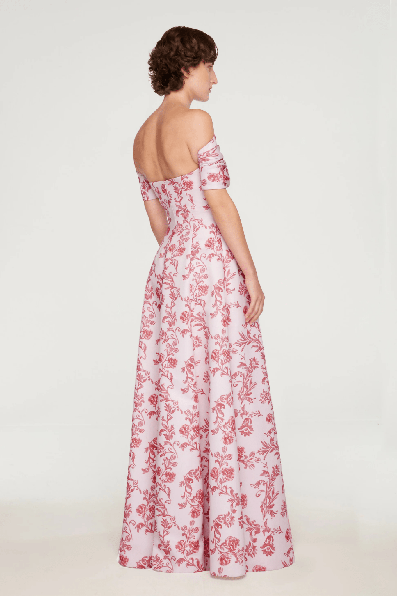 Auclair Dress - ALBOUSHIYA - district 5 - dubai - riyadh - abaya - dresses - designers - evening wear - luxury - elegance - craftsmanship - gowns - cocktail dresses - collections - georges