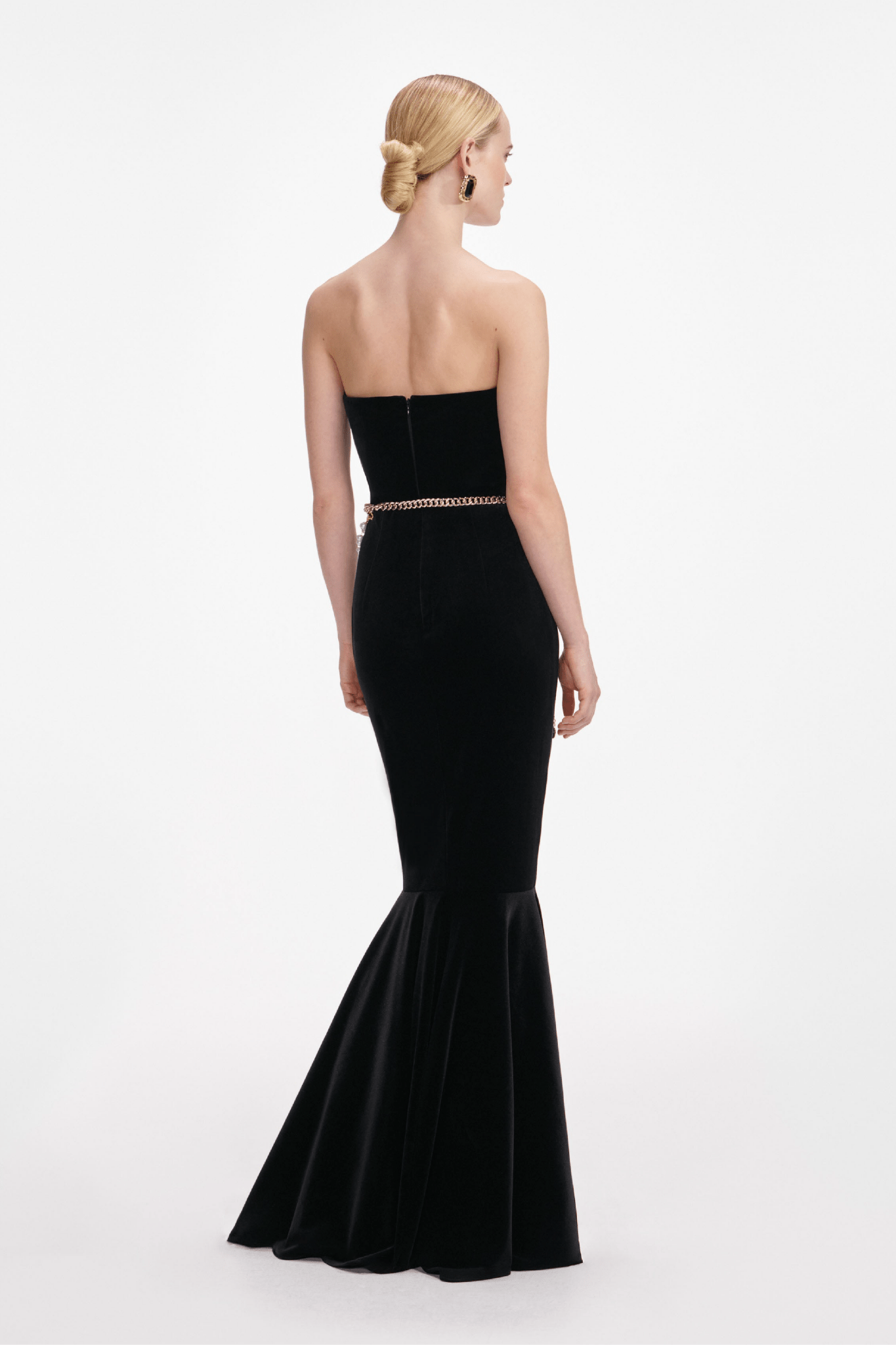 Black Velvet Chain Belt Maxi Dress - ALBOUSHIYA - district 5 - dubai - riyadh - abaya - dresses - designers - evening wear - luxury - elegance - craftsmanship - gowns - cocktail dresses - collections - georges
