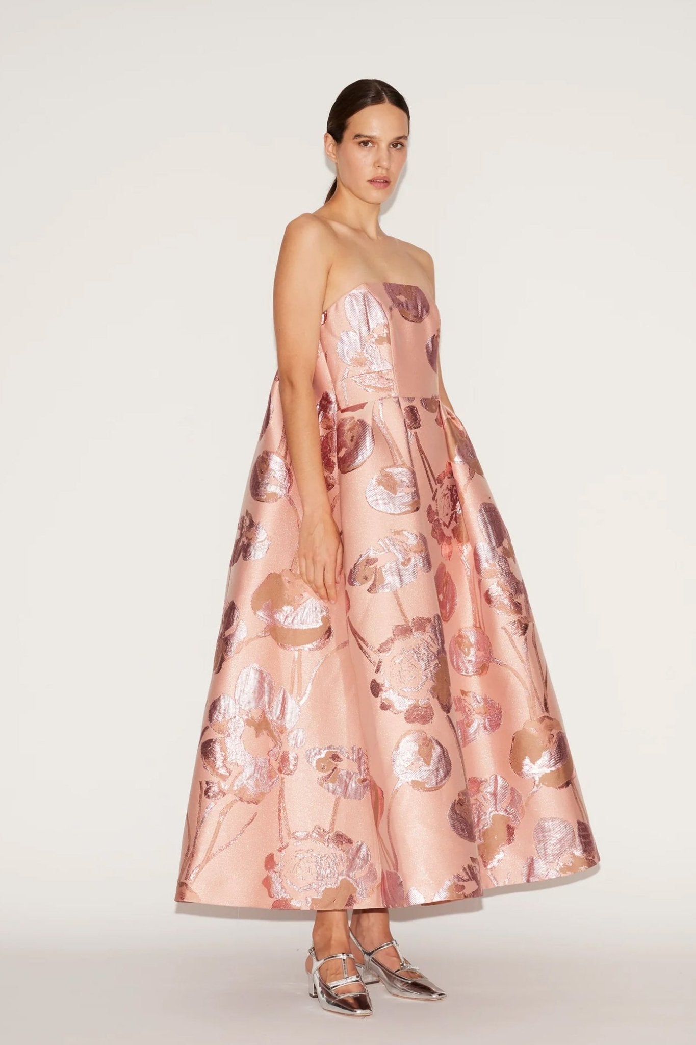 Cheryl Midi Dress Jaquard - ALBOUSHIYA - district 5 - dubai - riyadh - abaya - dresses - designers - evening wear - luxury - elegance - craftsmanship - gowns - cocktail dresses - collections - georges