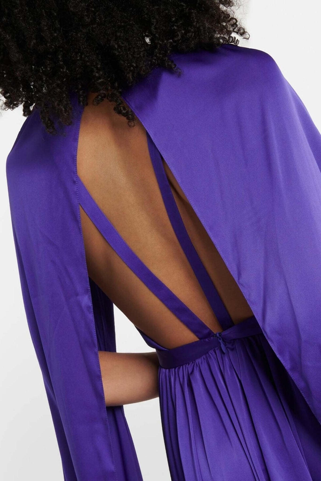 Chiffon Cape Gown - ALBOUSHIYA - district 5 - dubai - riyadh - abaya - dresses - designers - evening wear - luxury - elegance - craftsmanship - gowns - cocktail dresses - collections - georges