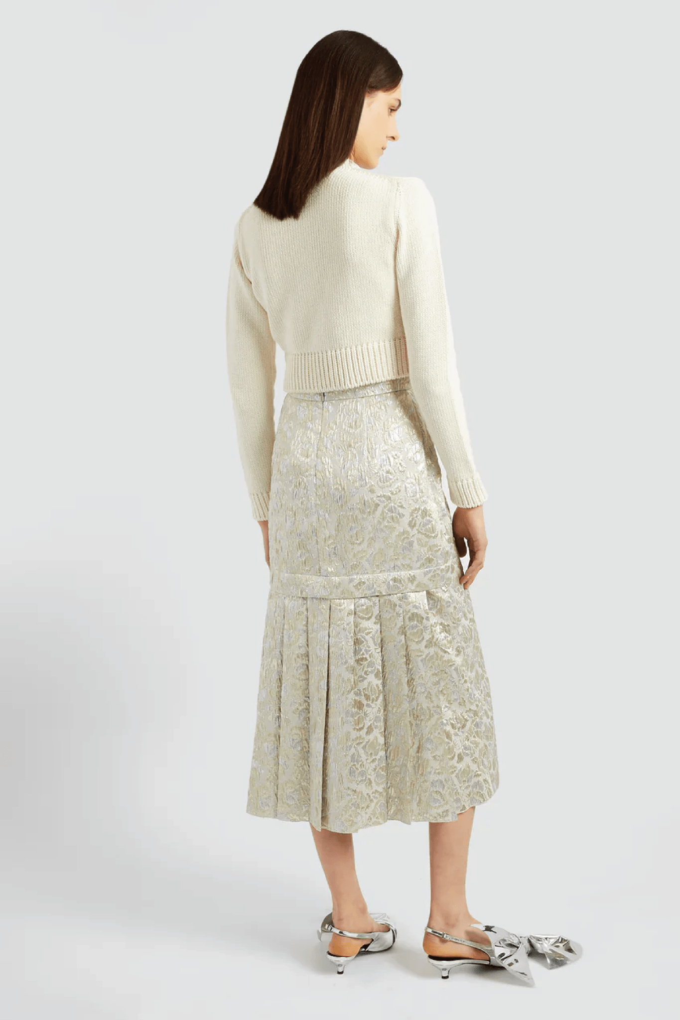 Cropped Cardigan - ALBOUSHIYA - district 5 - dubai - riyadh - abaya - dresses - designers - evening wear - luxury - elegance - craftsmanship - gowns - cocktail dresses - collections - georges