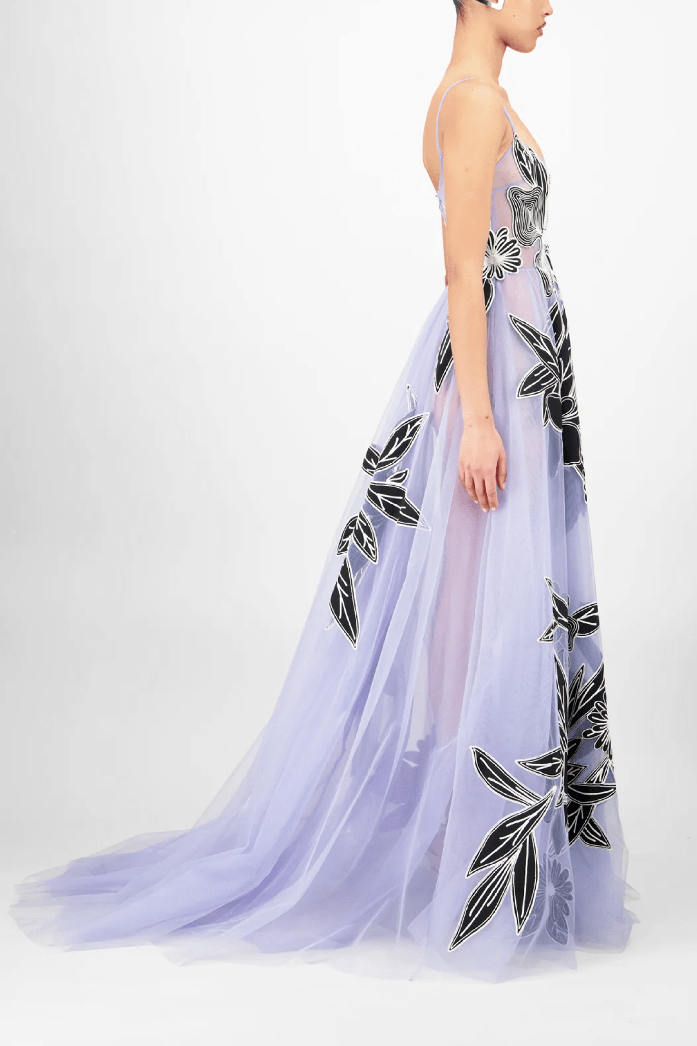 Extravagant Long Dress - ALBOUSHIYA - district 5 - dubai - riyadh - abaya - dresses - designers - evening wear - luxury - elegance - craftsmanship - gowns - cocktail dresses - collections - georges