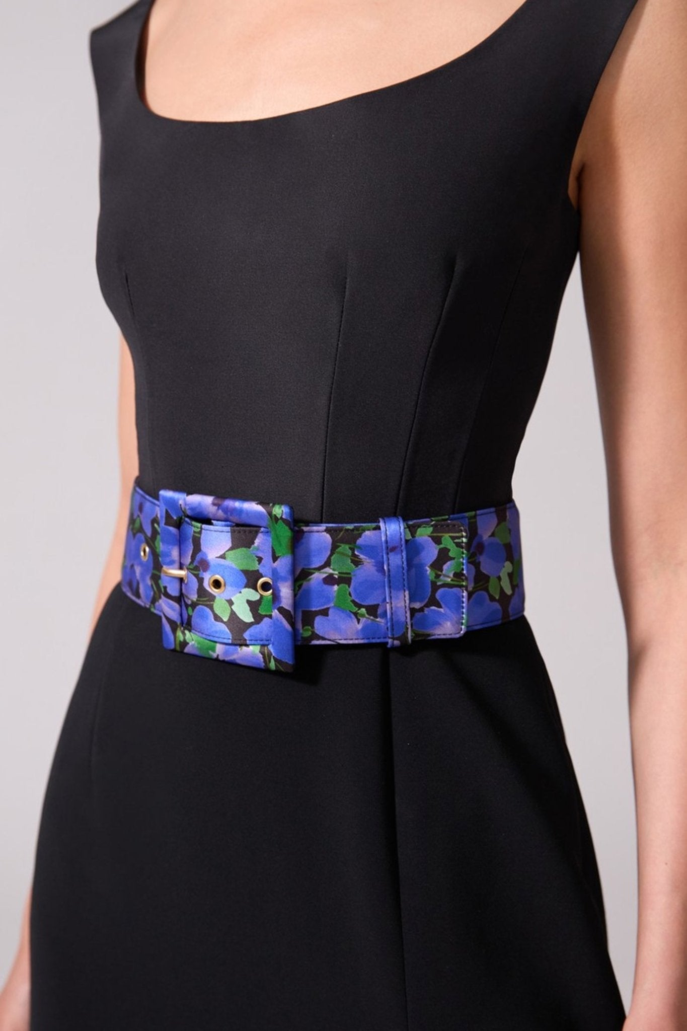 Floral - Print Icon Belt - ALBOUSHIYA - district 5 - dubai - riyadh - abaya - dresses - designers - evening wear - luxury - elegance - craftsmanship - gowns - cocktail dresses - collections - georges