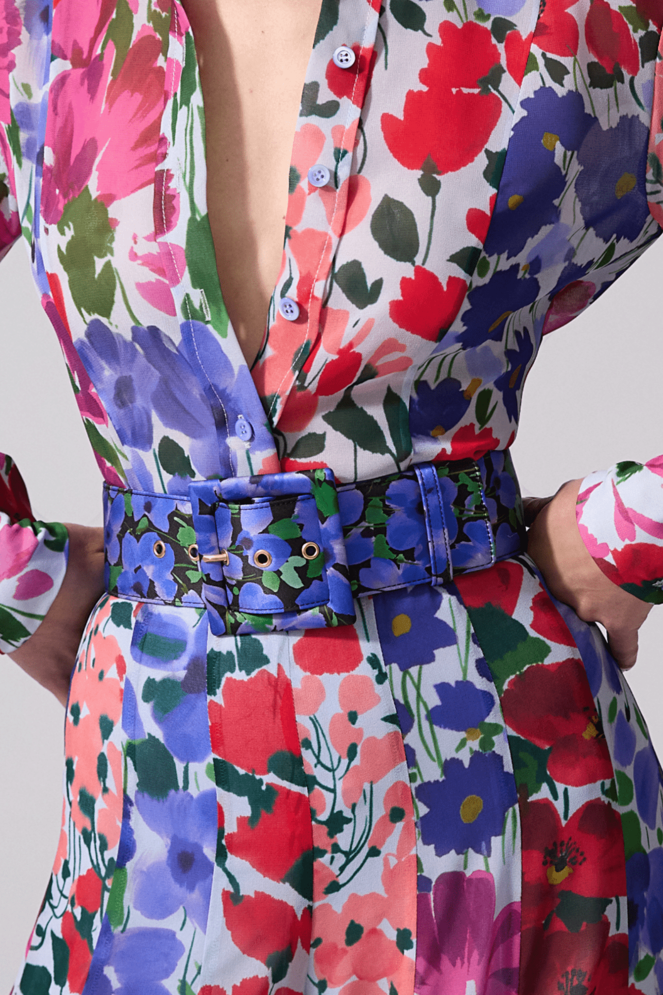Floral - Print Icon Belt - ALBOUSHIYA - district 5 - dubai - riyadh - abaya - dresses - designers - evening wear - luxury - elegance - craftsmanship - gowns - cocktail dresses - collections - georges