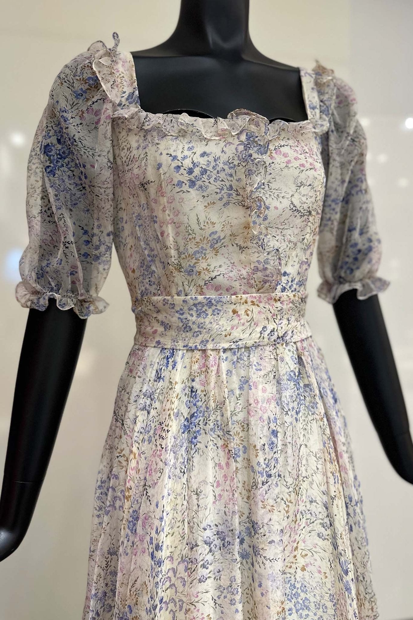 Gathered Dress - ALBOUSHIYA - district 5 - dubai - riyadh - abaya - dresses - designers - evening wear - luxury - elegance - craftsmanship - gowns - cocktail dresses - collections - georges
