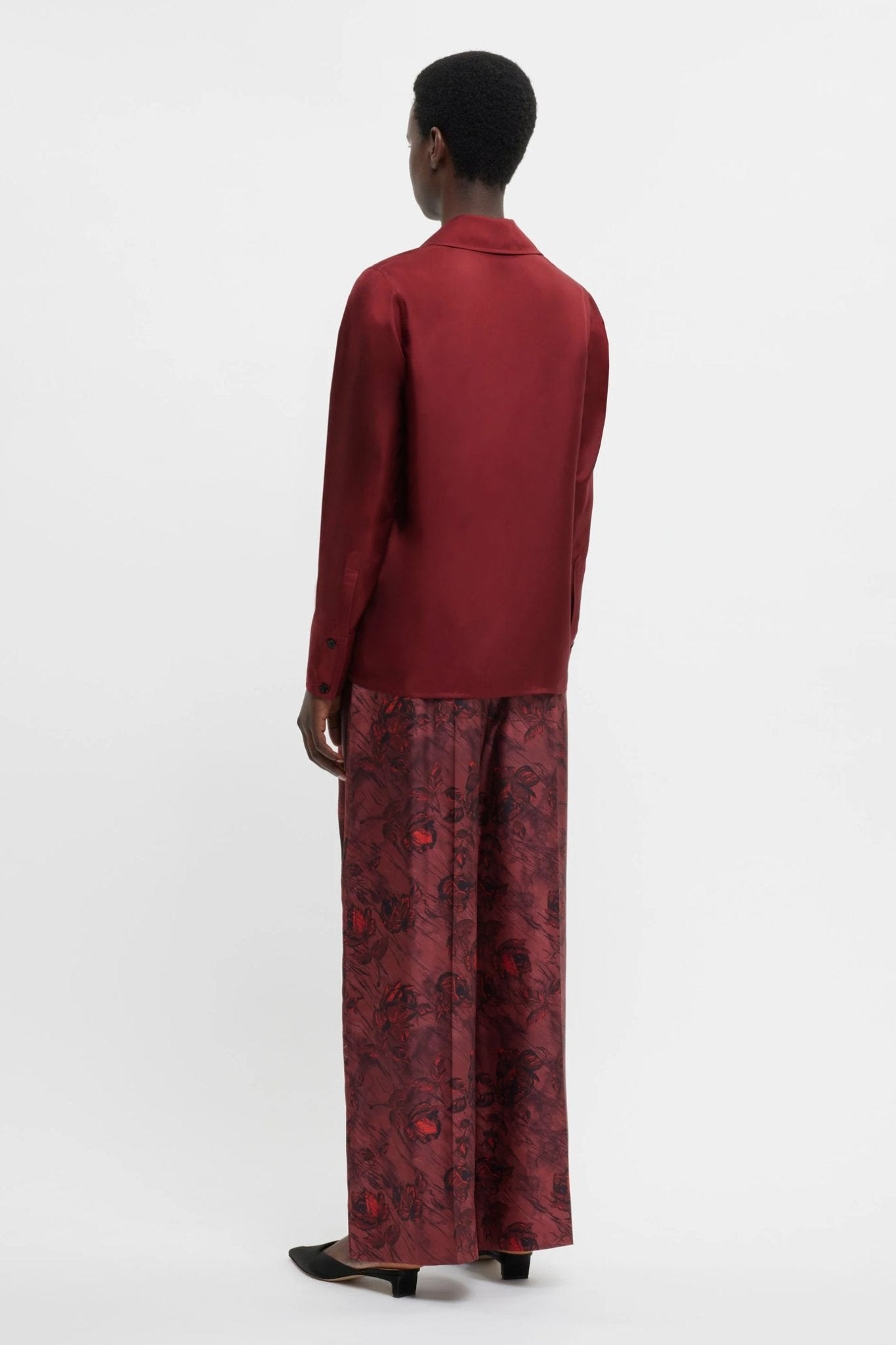 Heqet Trousers In Red Roses On Marble Print Silk Twill - ALBOUSHIYA - district 5 - dubai - riyadh - abaya - dresses - designers - evening wear - luxury - elegance - craftsmanship - gowns - cocktail dresses - collections - georges