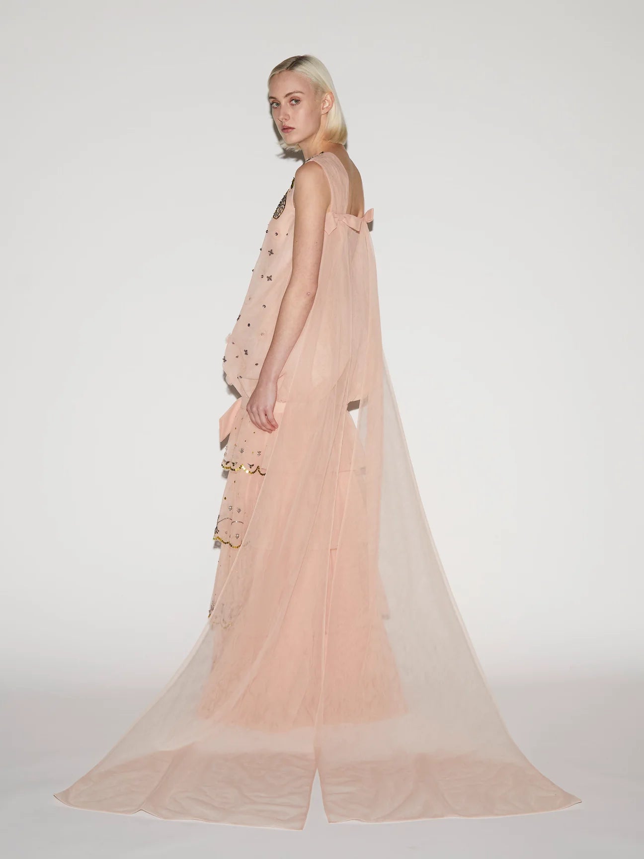 Jasper Gown - ALBOUSHIYA - district 5 - dubai - riyadh - abaya - dresses - designers - evening wear - luxury - elegance - craftsmanship - gowns - cocktail dresses - collections - georges
