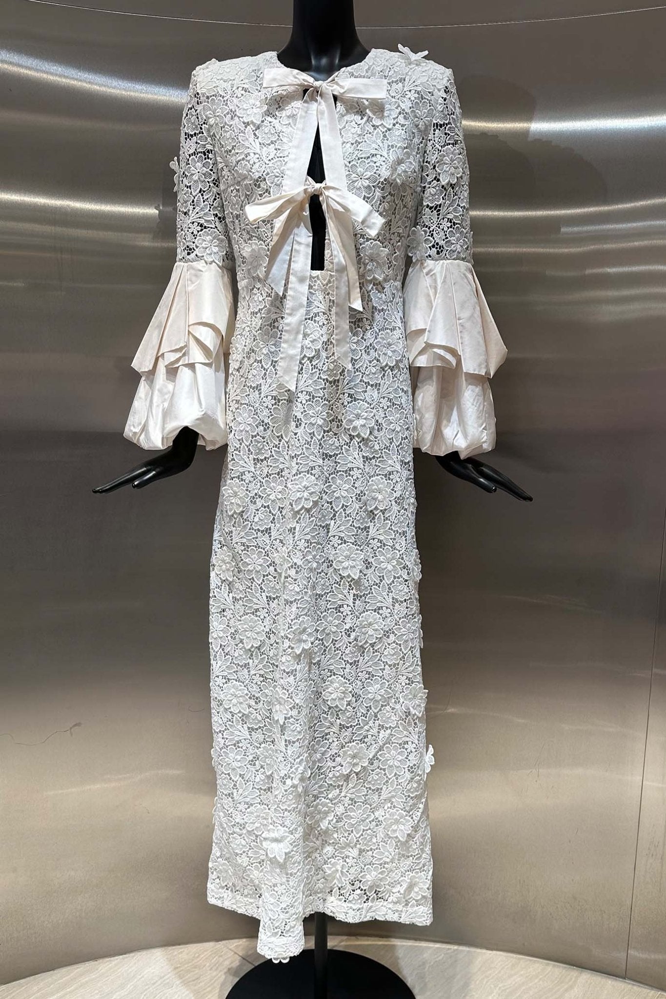 Jayma Dress - ALBOUSHIYA - district 5 - dubai - riyadh - abaya - dresses - designers - evening wear - luxury - elegance - craftsmanship - gowns - cocktail dresses - collections - georges