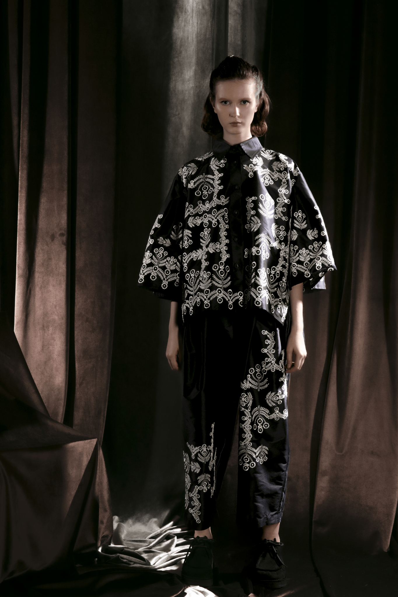 Jetea Blouse - ALBOUSHIYA - district 5 - dubai - riyadh - abaya - dresses - designers - evening wear - luxury - elegance - craftsmanship - gowns - cocktail dresses - collections - georges