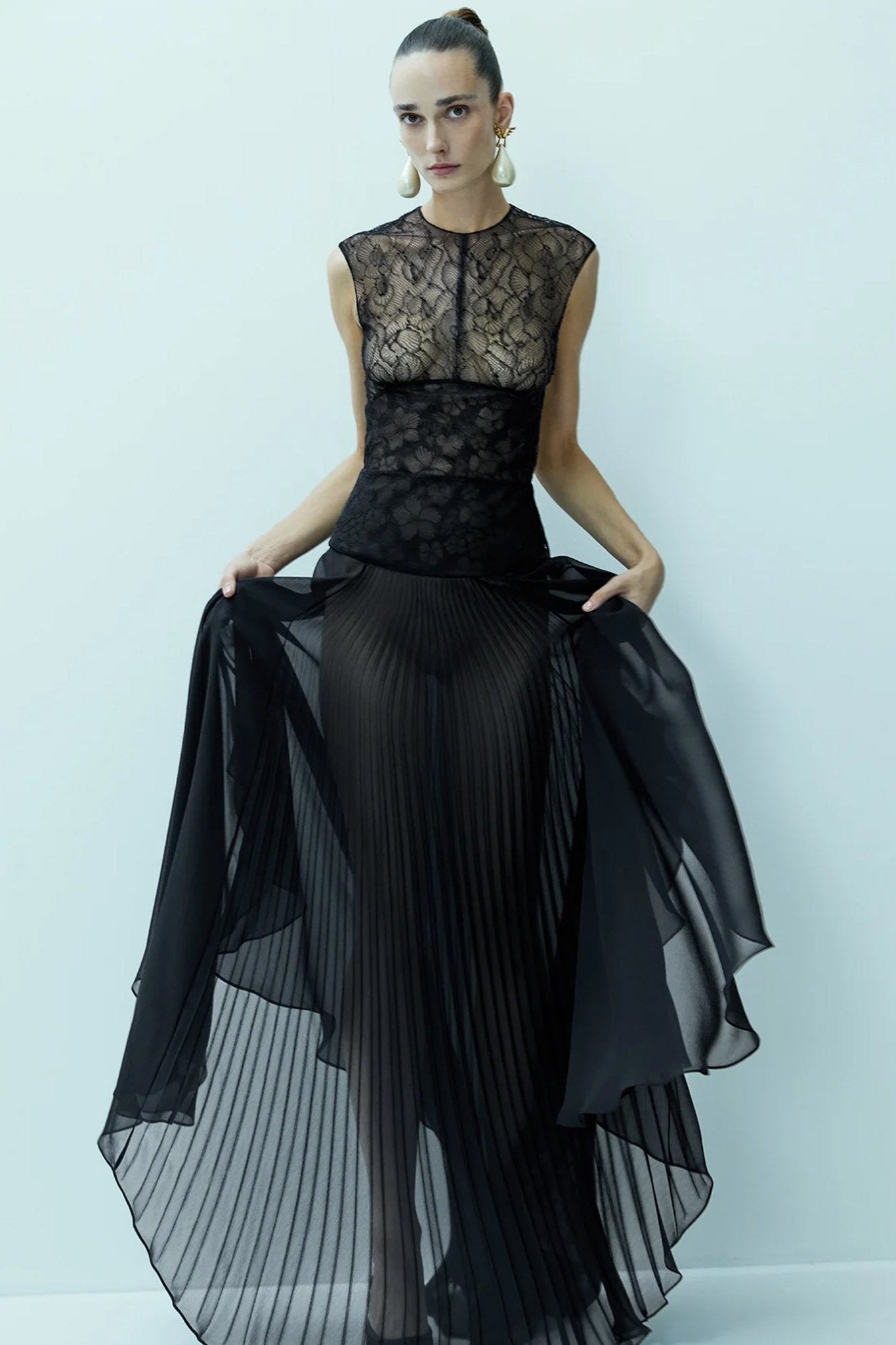 Kira Gown - ALBOUSHIYA - district 5 - dubai - riyadh - abaya - dresses - designers - evening wear - luxury - elegance - craftsmanship - gowns - cocktail dresses - collections - georges