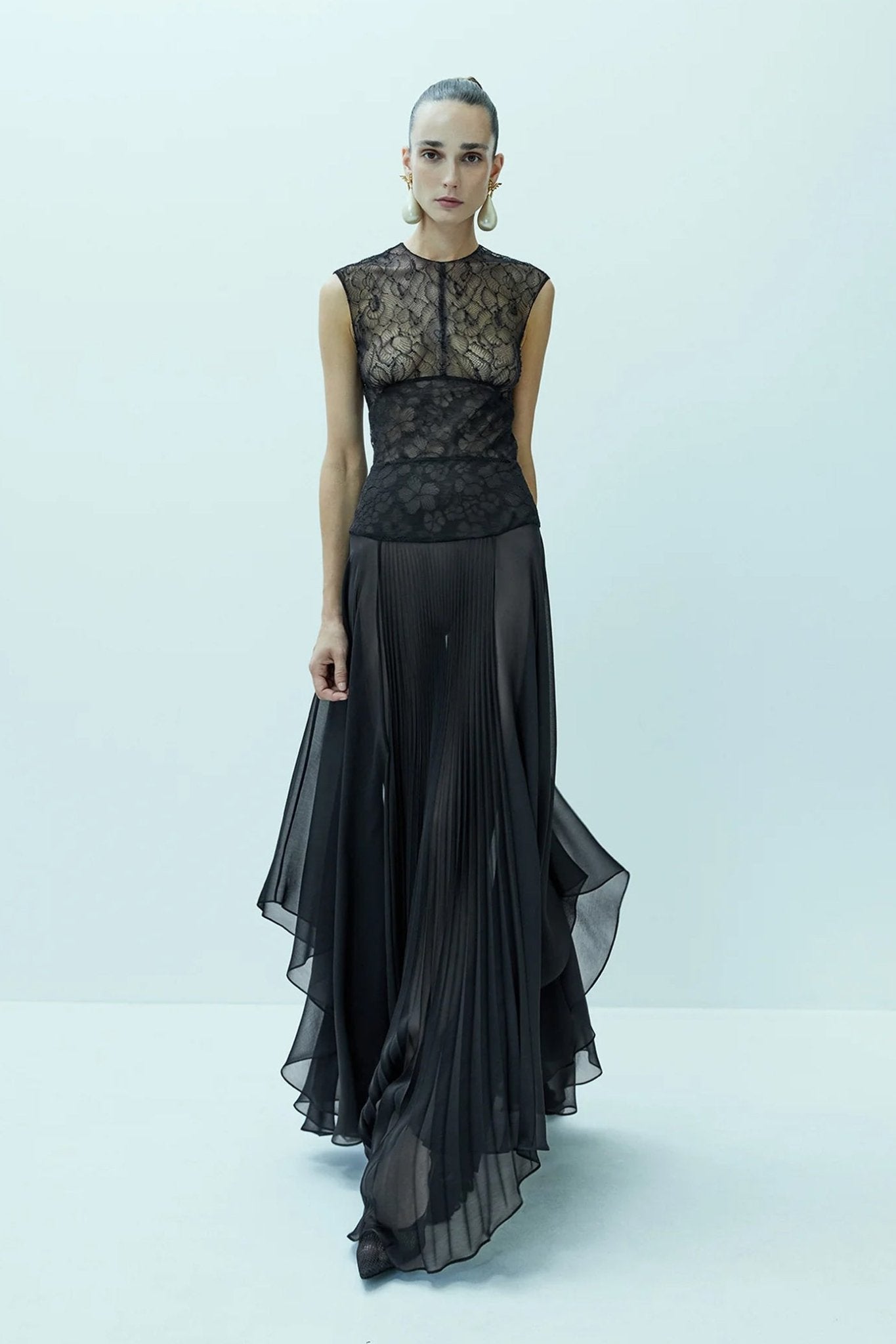 Kira Gown - ALBOUSHIYA - district 5 - dubai - riyadh - abaya - dresses - designers - evening wear - luxury - elegance - craftsmanship - gowns - cocktail dresses - collections - georges