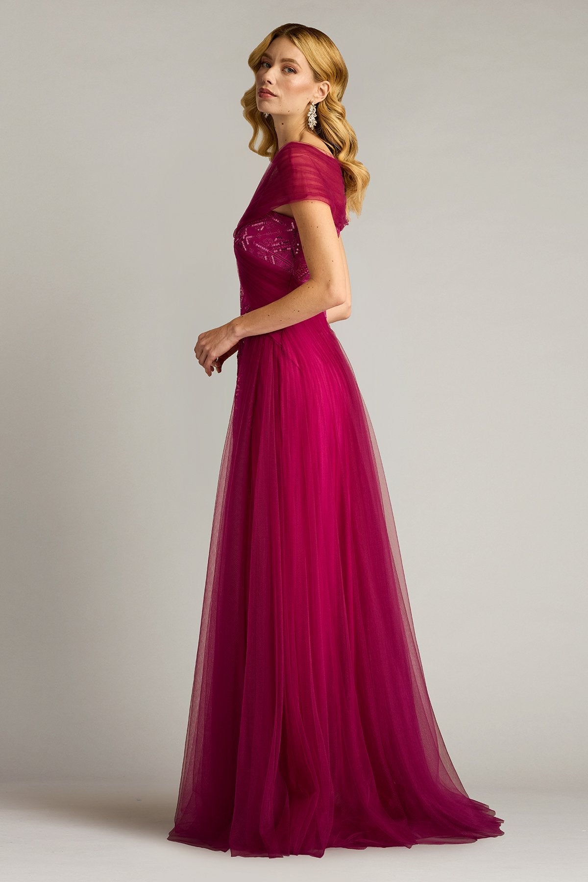 Kollmer Sequin Embroidered Tulle Gown - ALBOUSHIYA - district 5 - dubai - riyadh - abaya - dresses - designers - evening wear - luxury - elegance - craftsmanship - gowns - cocktail dresses - collections - georges