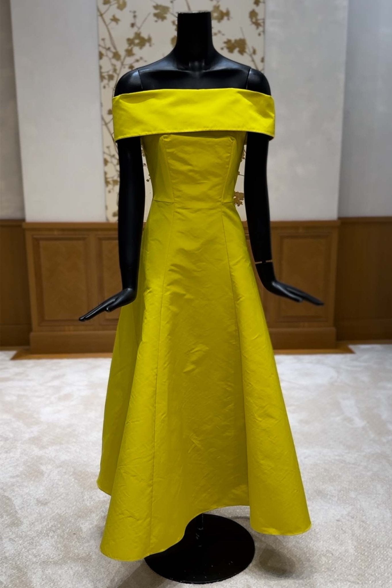 Kristiana Midi Dress - ALBOUSHIYA - district 5 - dubai - riyadh - abaya - dresses - designers - evening wear - luxury - elegance - craftsmanship - gowns - cocktail dresses - collections - georges