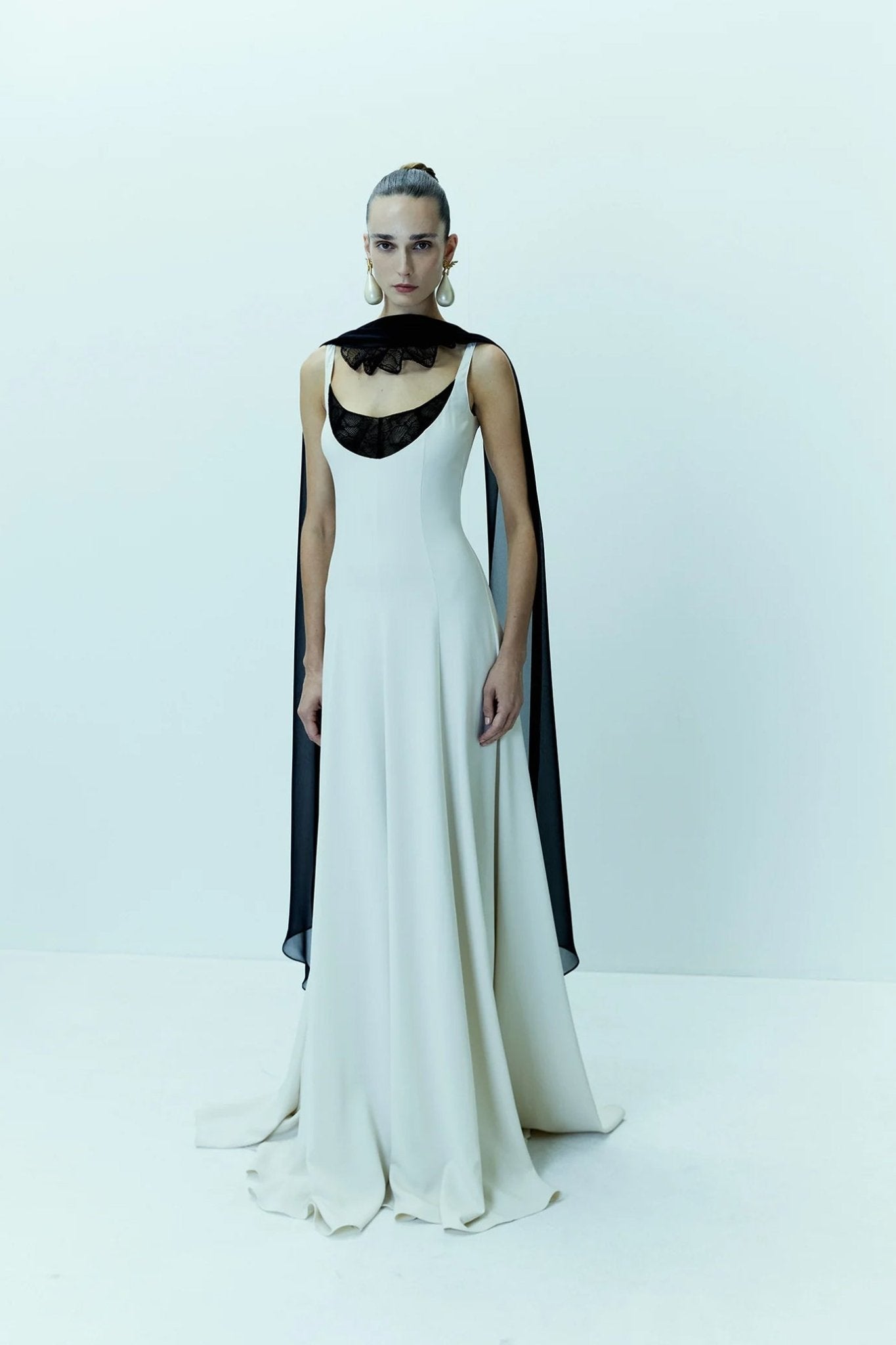 La Lune Gown - ALBOUSHIYA - district 5 - dubai - riyadh - abaya - dresses - designers - evening wear - luxury - elegance - craftsmanship - gowns - cocktail dresses - collections - georges