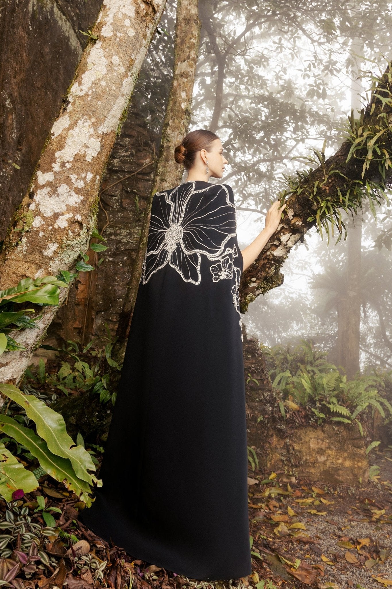 Long Cape With Straight Strapless Dress - ALBOUSHIYA - district 5 - dubai - riyadh - abaya - dresses - designers - evening wear - luxury - elegance - craftsmanship - gowns - cocktail dresses - collections - georges