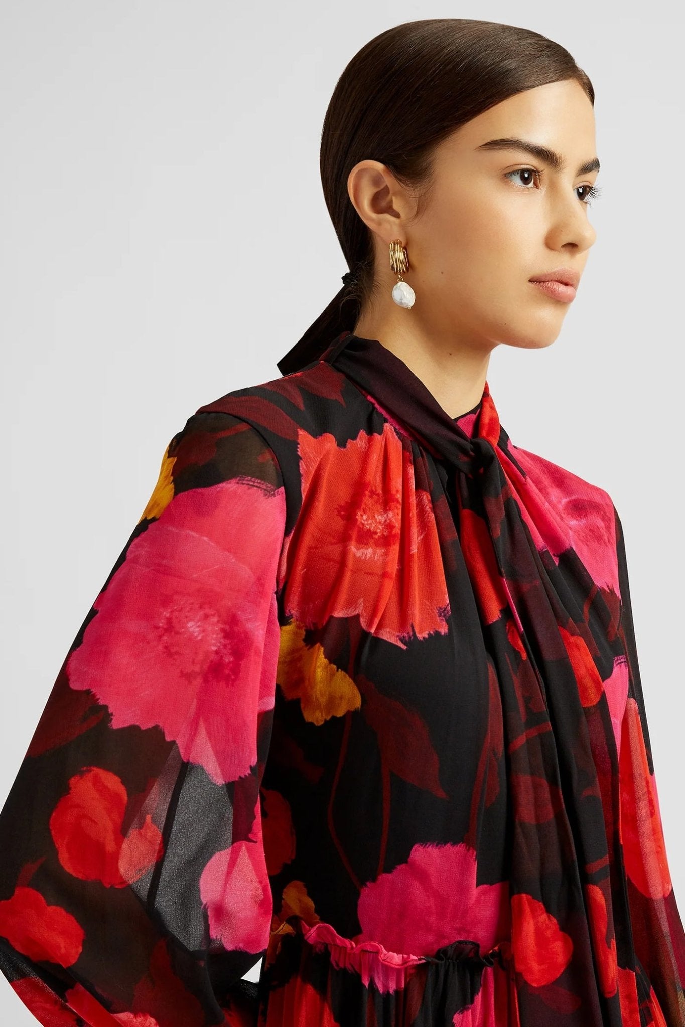 Long Sleeve Gown With Pleated Skirt - ALBOUSHIYA - district 5 - dubai - riyadh - abaya - dresses - designers - evening wear - luxury - elegance - craftsmanship - gowns - cocktail dresses - collections - georges