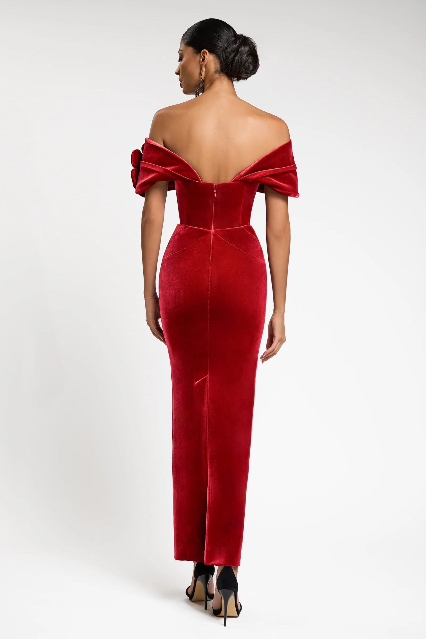 Lucia Velvet Dress - ALBOUSHIYA - district 5 - dubai - riyadh - abaya - dresses - designers - evening wear - luxury - elegance - craftsmanship - gowns - cocktail dresses - collections - georges