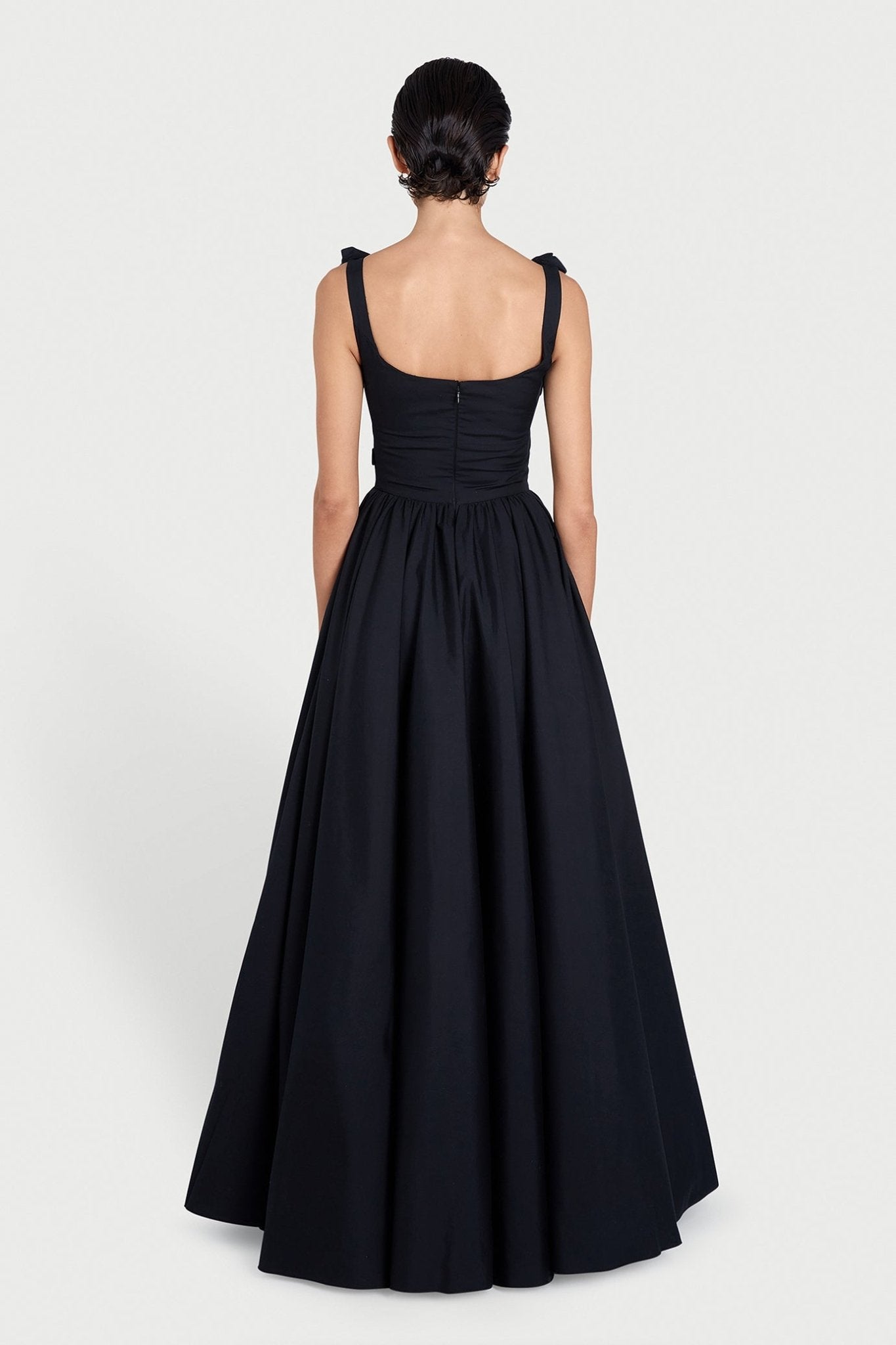 Maxi Popeline Dress with Roses - ALBOUSHIYA - district 5 - dubai - riyadh - abaya - dresses - designers - evening wear - luxury - elegance - craftsmanship - gowns - cocktail dresses - collections - georges