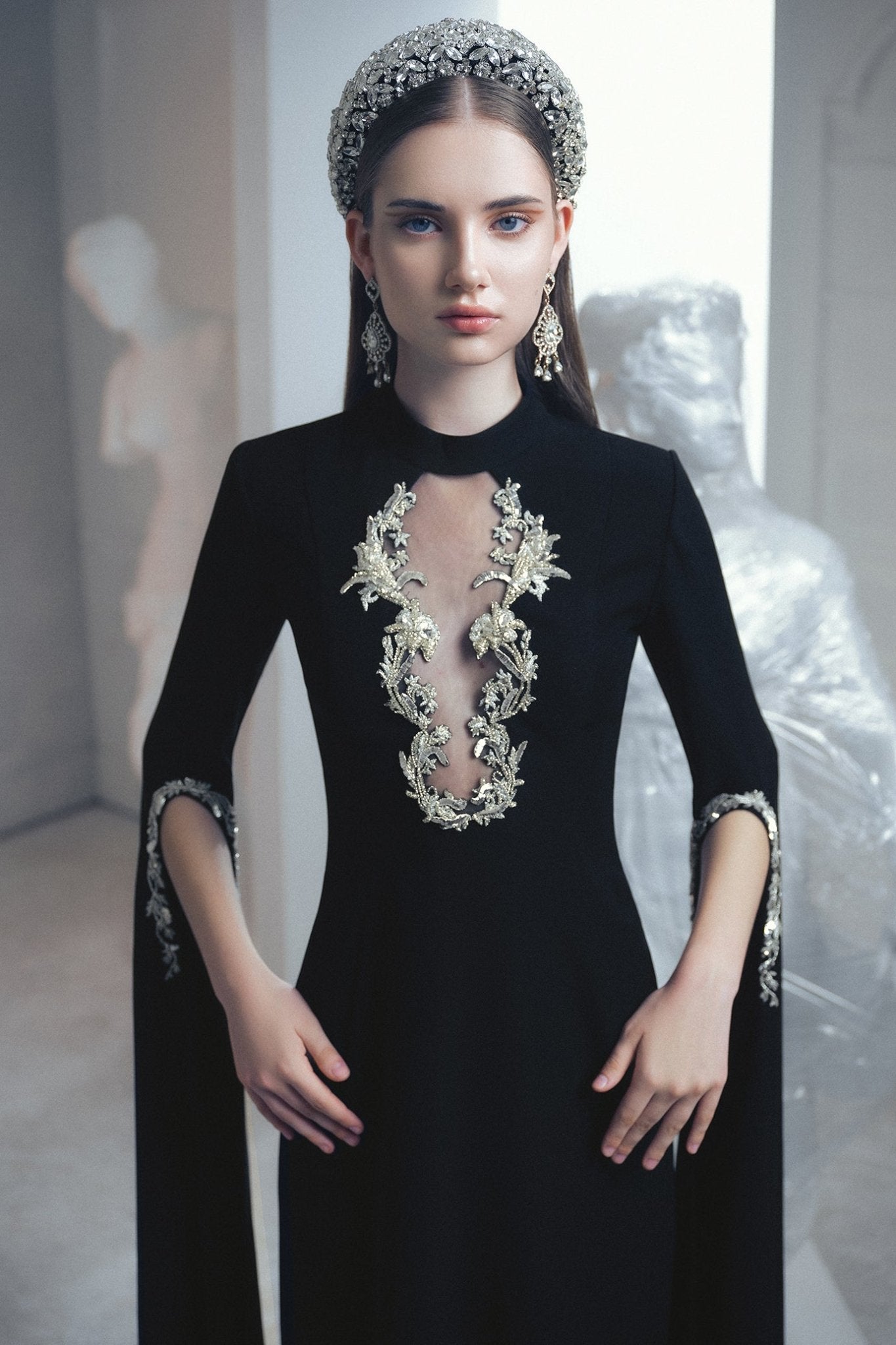 Noir Majesté Gown - ALBOUSHIYA - district 5 - dubai - riyadh - abaya - dresses - designers - evening wear - luxury - elegance - craftsmanship - gowns - cocktail dresses - collections - georges