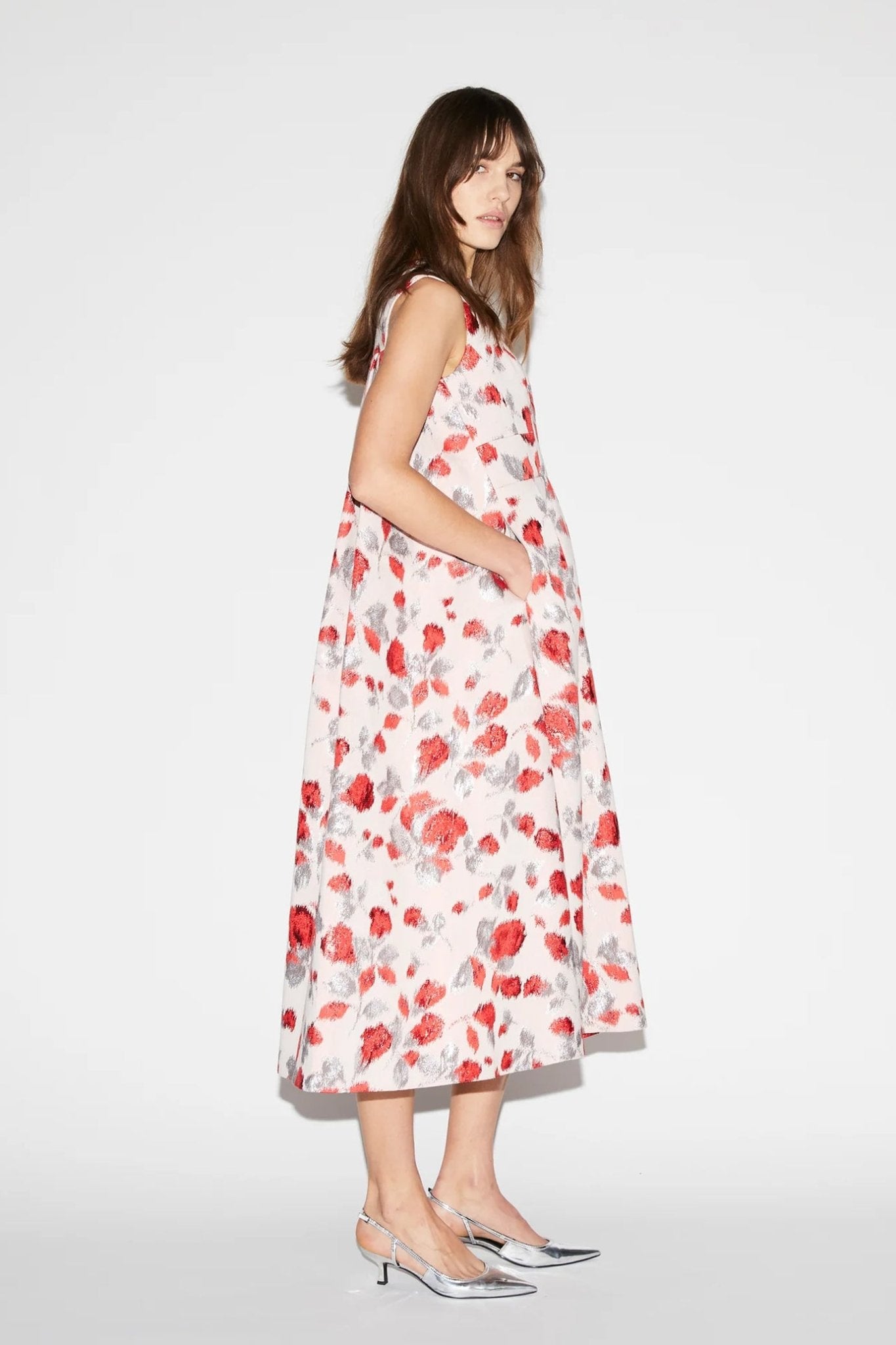 Renee Metallic Floral Jacquard Cape Midi Dress - ALBOUSHIYA - district 5 - dubai - riyadh - abaya - dresses - designers - evening wear - luxury - elegance - craftsmanship - gowns - cocktail dresses - collections - georges