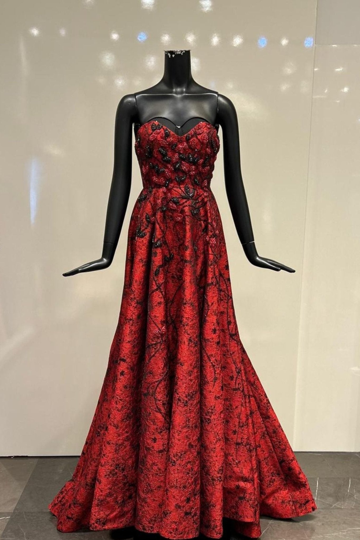 Strapless Sweetheart A Line Ball Gown - ALBOUSHIYA - district 5 - dubai - riyadh - abaya - dresses - designers - evening wear - luxury - elegance - craftsmanship - gowns - cocktail dresses - collections - georges