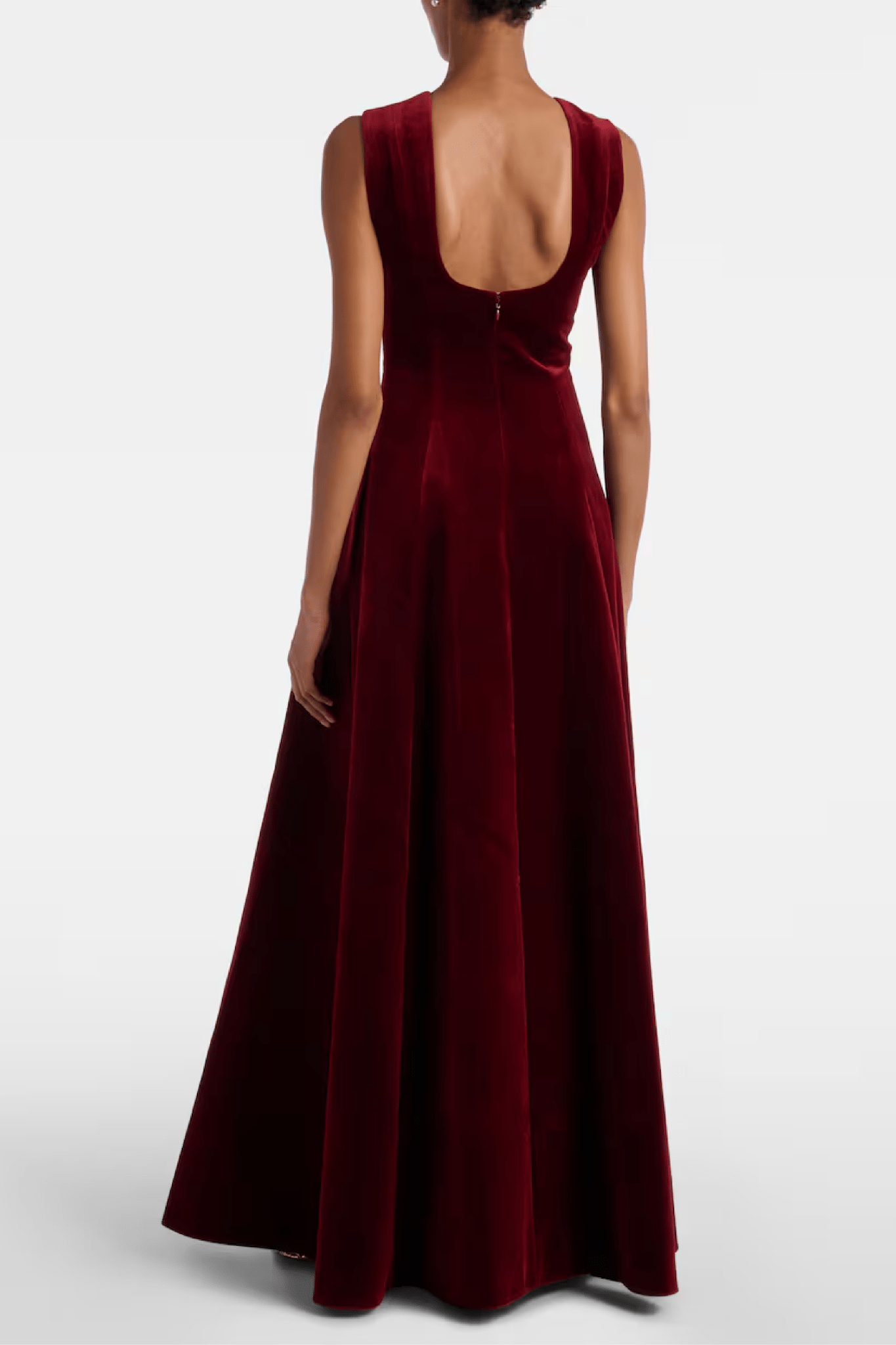 Velvet Nodin Gown - ALBOUSHIYA - district 5 - dubai - riyadh - abaya - dresses - designers - evening wear - luxury - elegance - craftsmanship - gowns - cocktail dresses - collections - georges