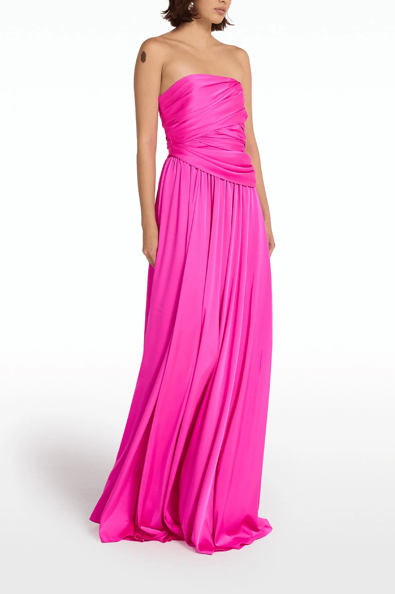 Victoire Beverley Dress - ALBOUSHIYA - district 5 - dubai - riyadh - abaya - dresses - designers - evening wear - luxury - elegance - craftsmanship - gowns - cocktail dresses - collections - georges