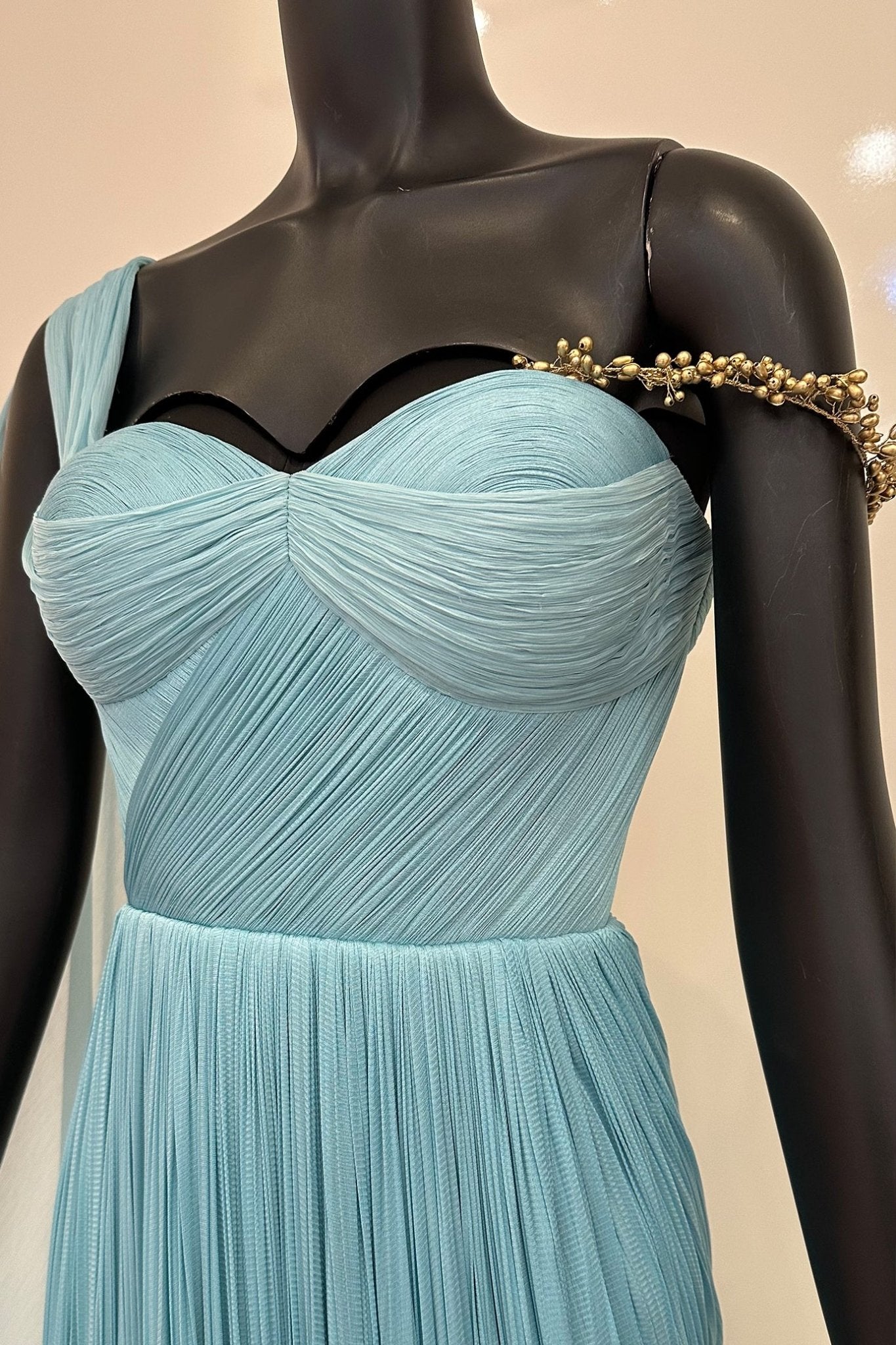 Vionette Dress - ALBOUSHIYA - district 5 - dubai - riyadh - abaya - dresses - designers - evening wear - luxury - elegance - craftsmanship - gowns - cocktail dresses - collections - georges