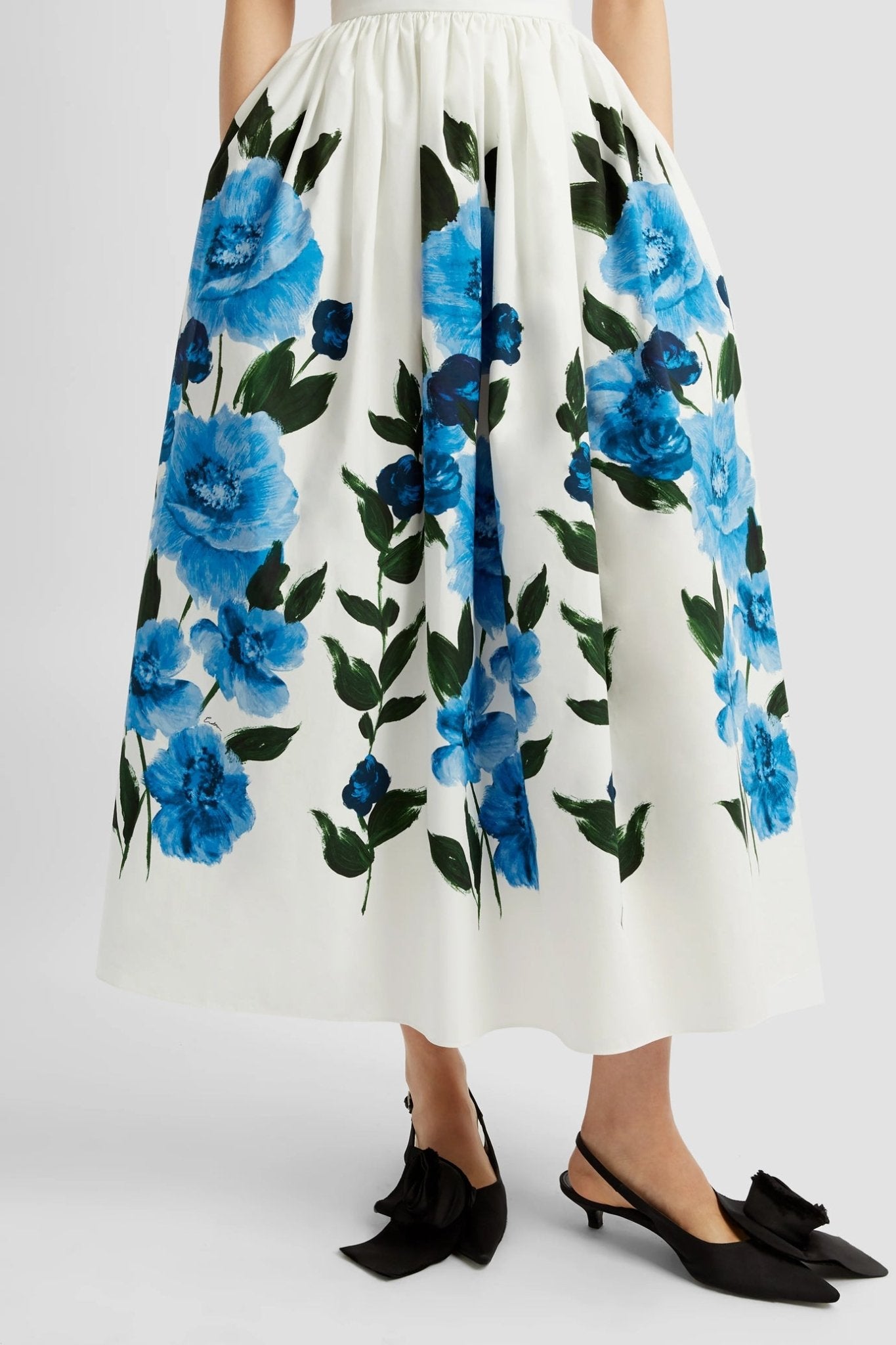 Volume Midi Skirt - ALBOUSHIYA - district 5 - dubai - riyadh - abaya - dresses - designers - evening wear - luxury - elegance - craftsmanship - gowns - cocktail dresses - collections - georges