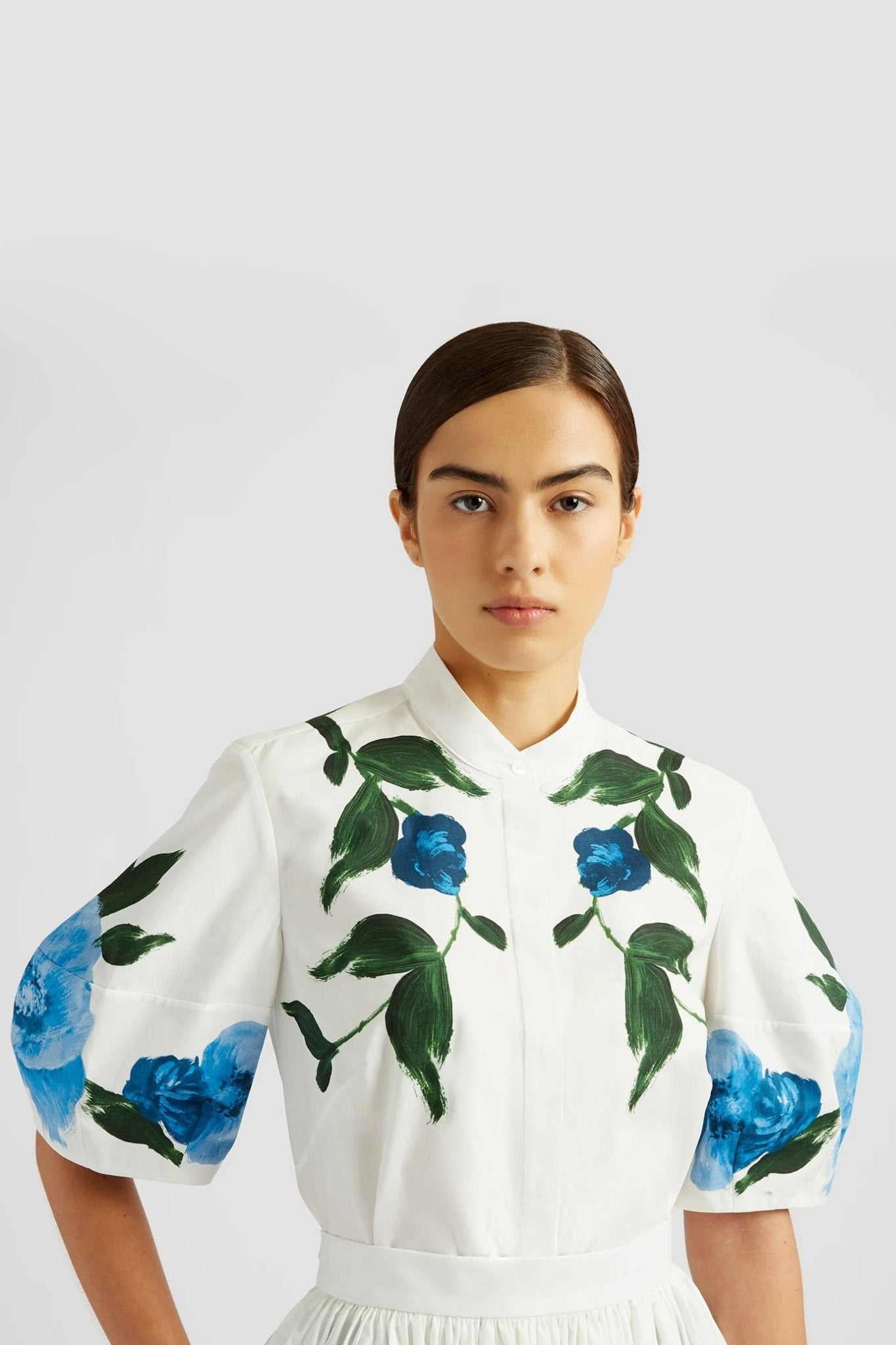 Volume Short Sleeve Blouse - ALBOUSHIYA - district 5 - dubai - riyadh - abaya - dresses - designers - evening wear - luxury - elegance - craftsmanship - gowns - cocktail dresses - collections - georges