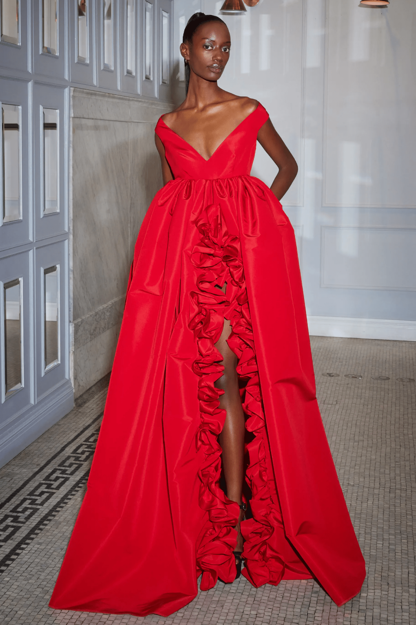 Amarige Gown - ALBOUSHIYA - district 5 - dubai - riyadh - abaya - dresses - designers - evening wear - luxury - elegance - craftsmanship - gowns - cocktail dresses - collections - georges