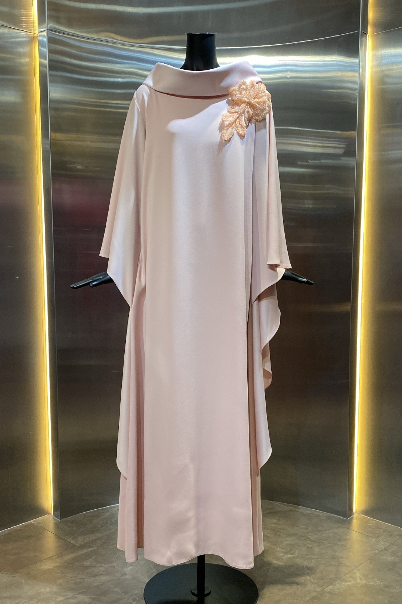 Chiffon Caftan - ALBOUSHIYA - district 5 - dubai - riyadh - abaya - dresses - designers - evening wear - luxury - elegance - craftsmanship - gowns - cocktail dresses - collections - georges