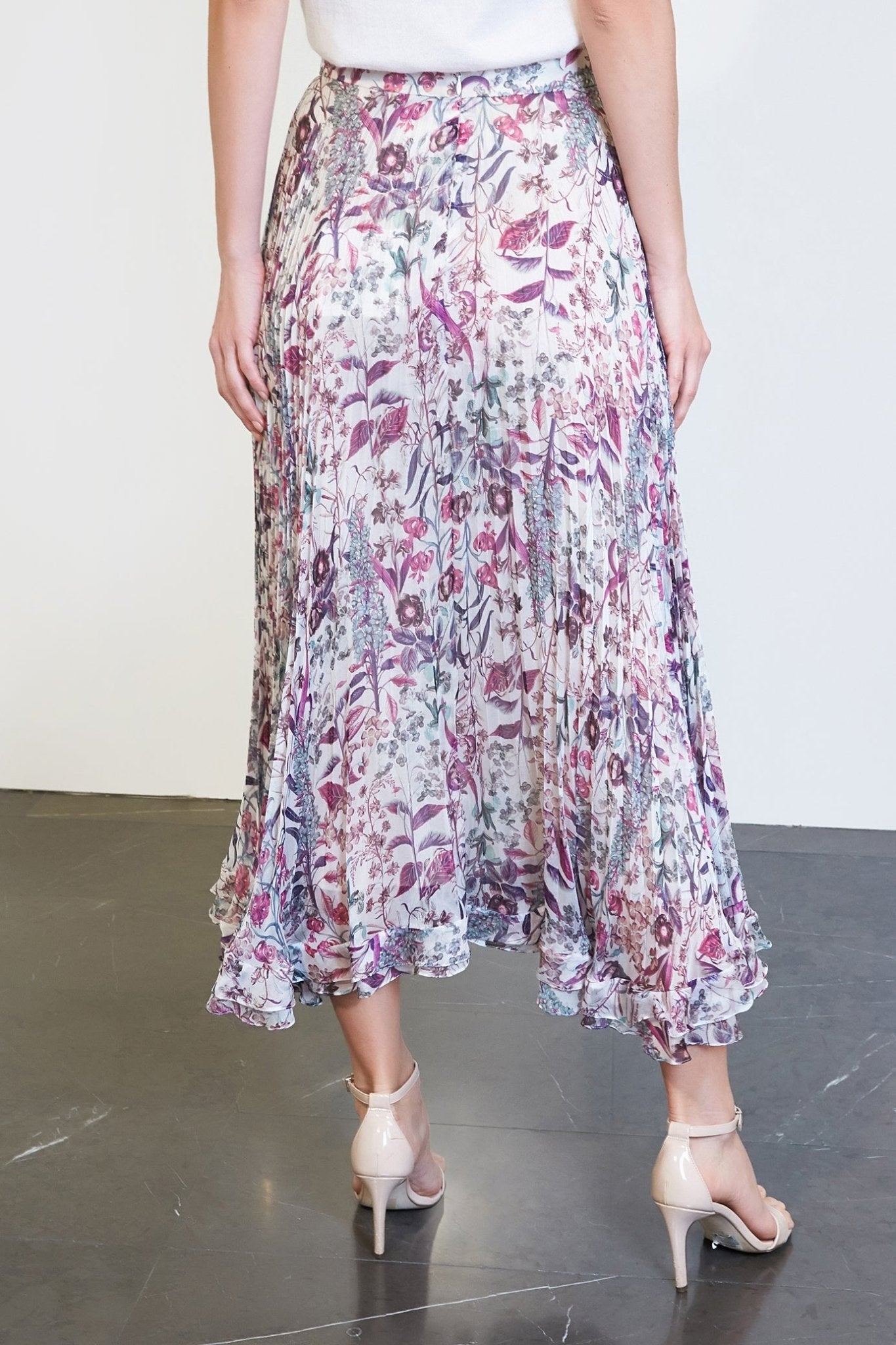 Floral Plissè Silk Skirt - ALBOUSHIYA - district 5 - dubai - riyadh - abaya - dresses - designers - evening wear - luxury - elegance - craftsmanship - gowns - cocktail dresses - collections - georges