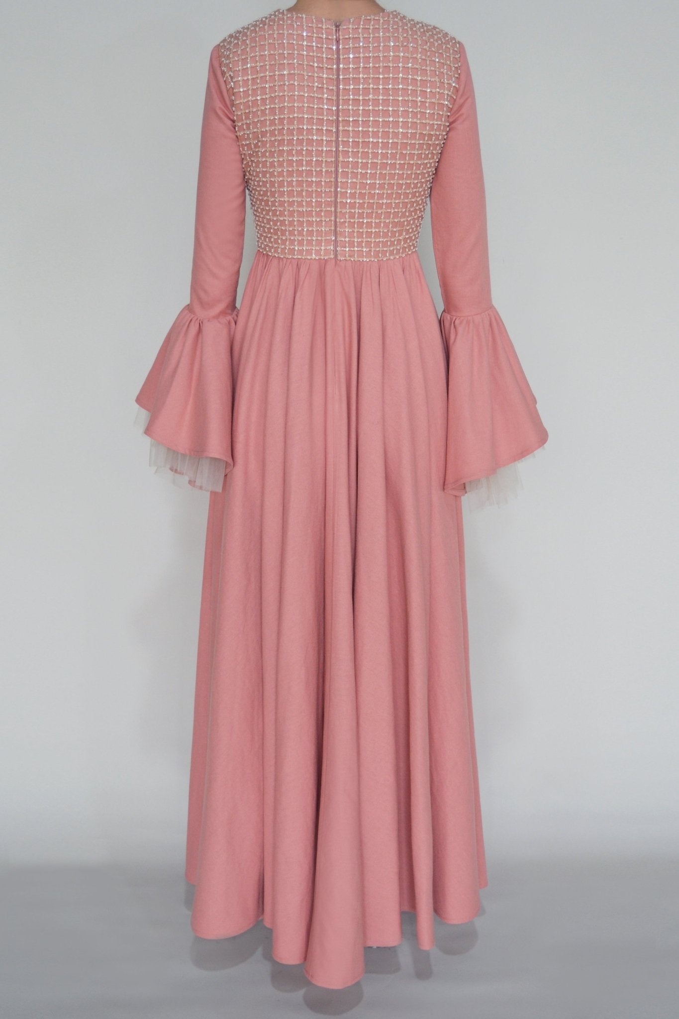 Linen Caftan with Grid Embroidery - ALBOUSHIYA - district 5 - dubai - riyadh - abaya - dresses - designers - evening wear - luxury - elegance - craftsmanship - gowns - cocktail dresses - collections - georges