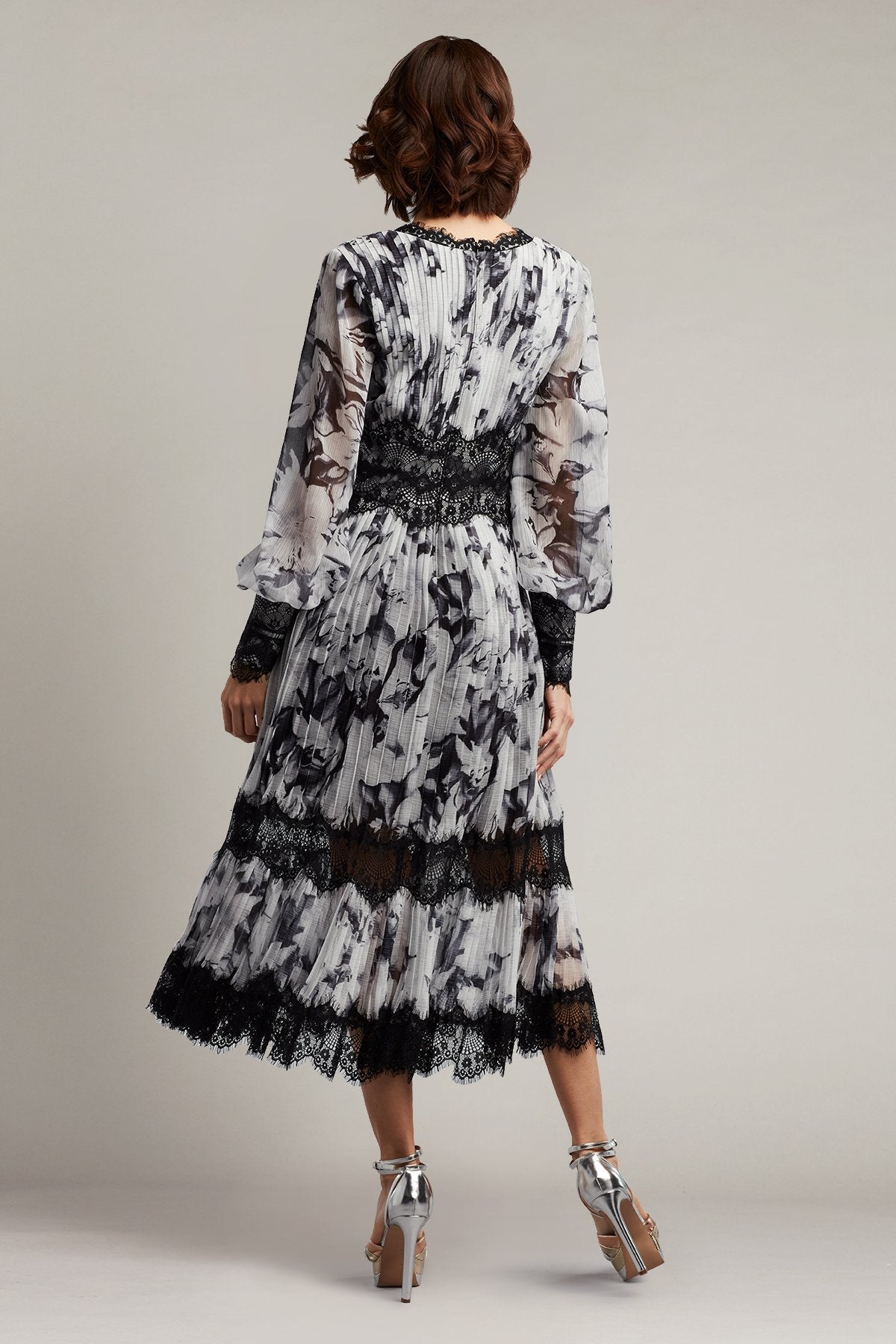 Pleated Chiffon Midi Dress - ALBOUSHIYA - district 5 - dubai - riyadh - abaya - dresses - designers - evening wear - luxury - elegance - craftsmanship - gowns - cocktail dresses - collections - georges